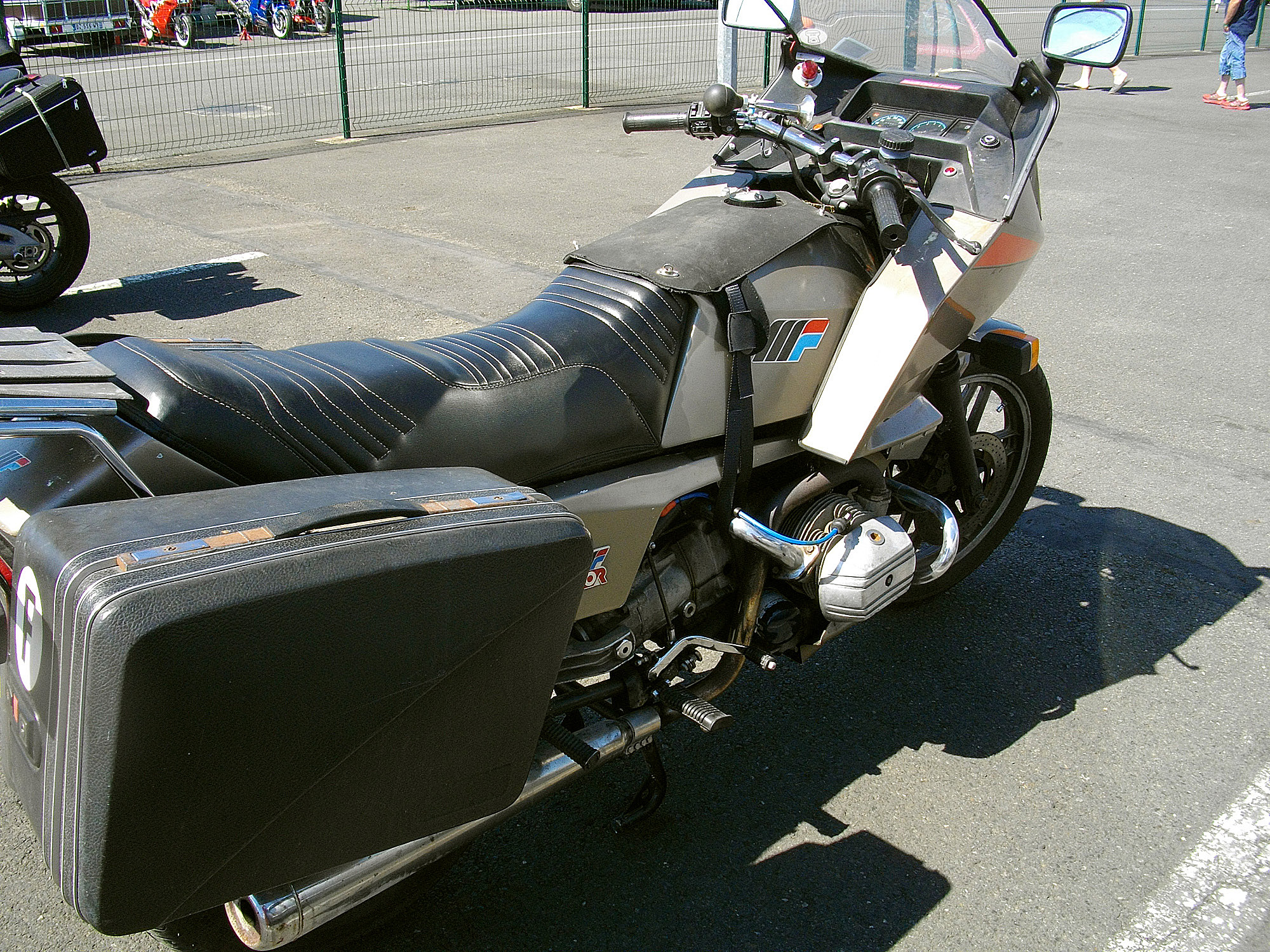 MF650R_1981-1982_02.jpg