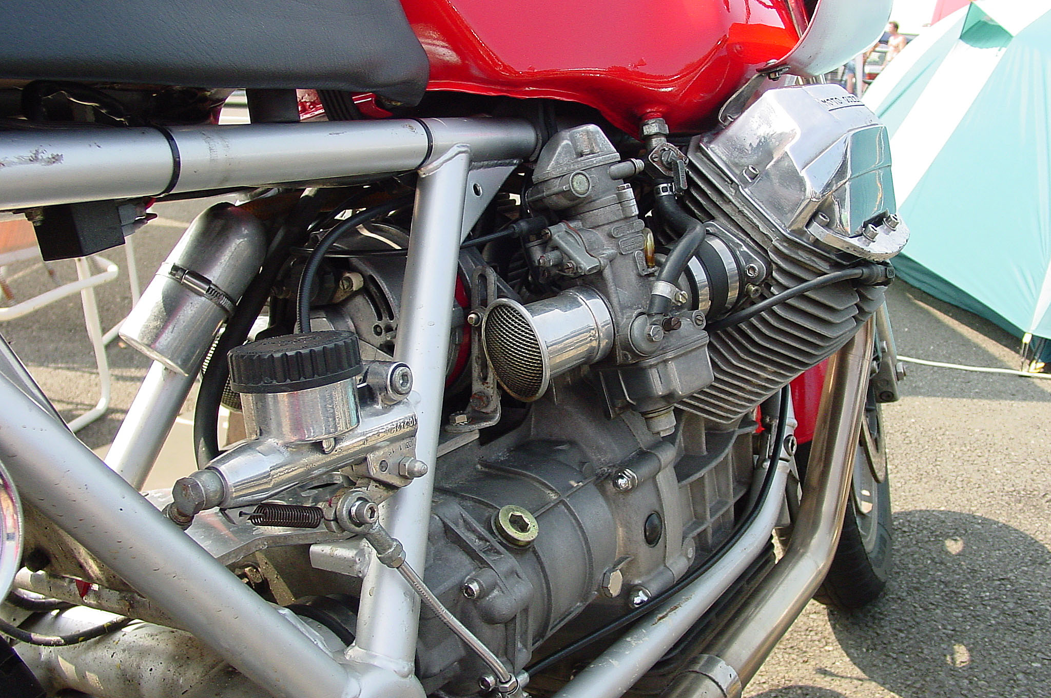 CafeRacer_04.jpg