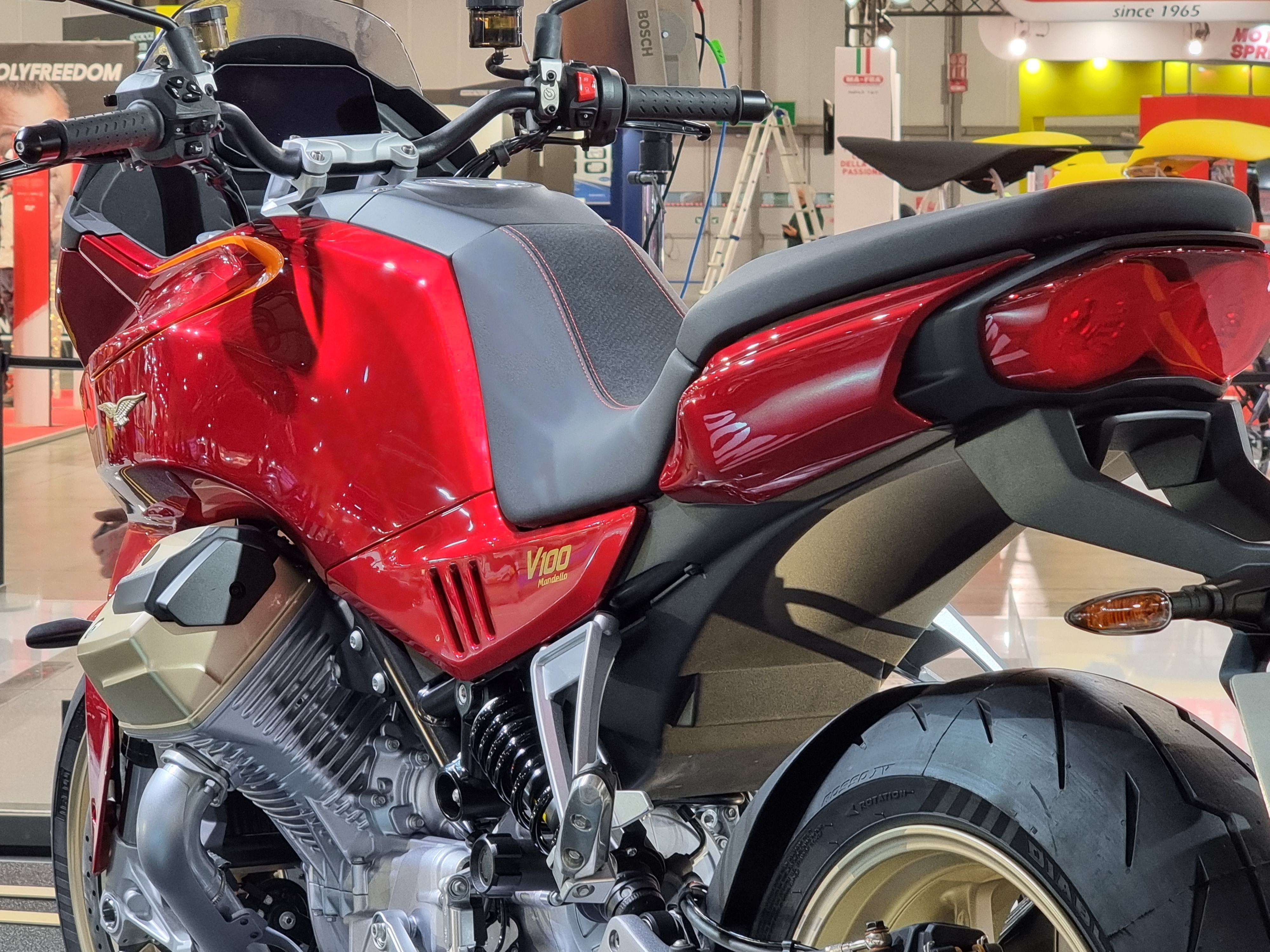 V100-EICMA2021_13.jpg