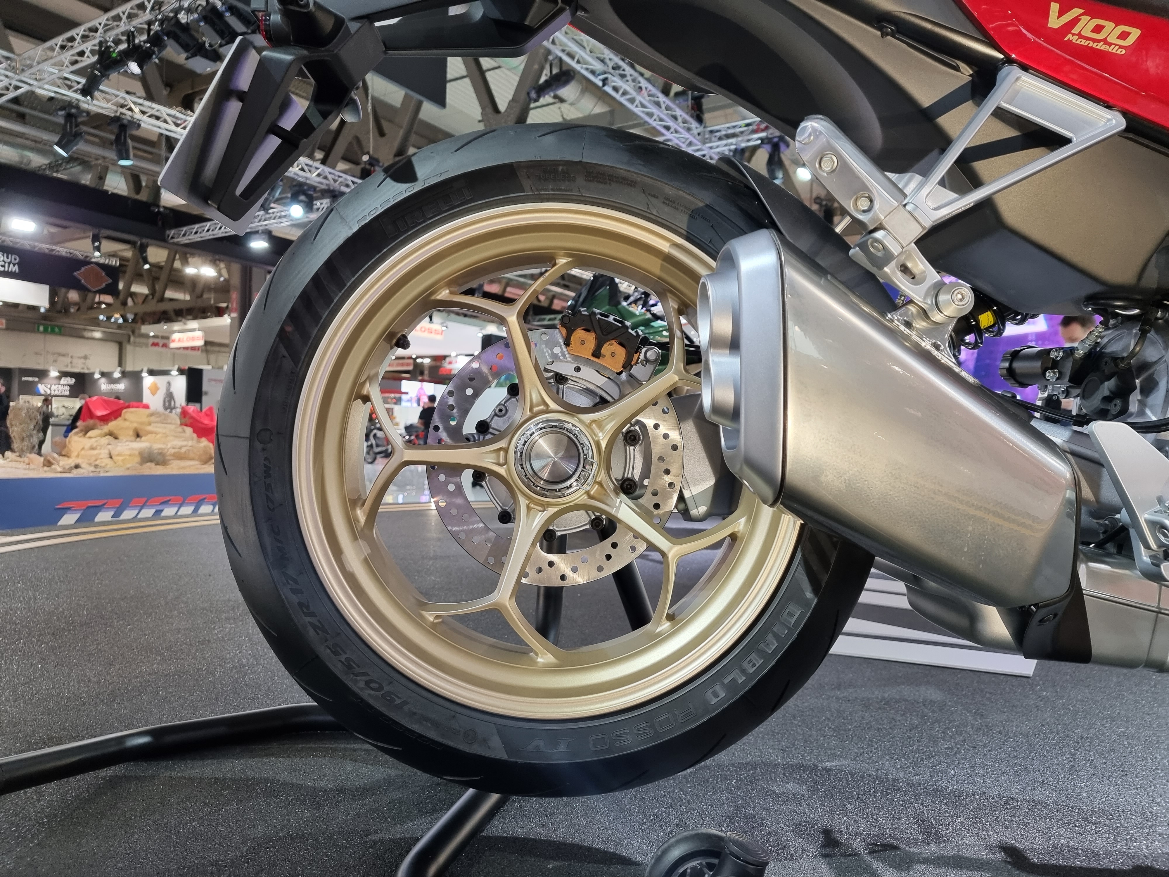 V100-EICMA2021_21.jpg