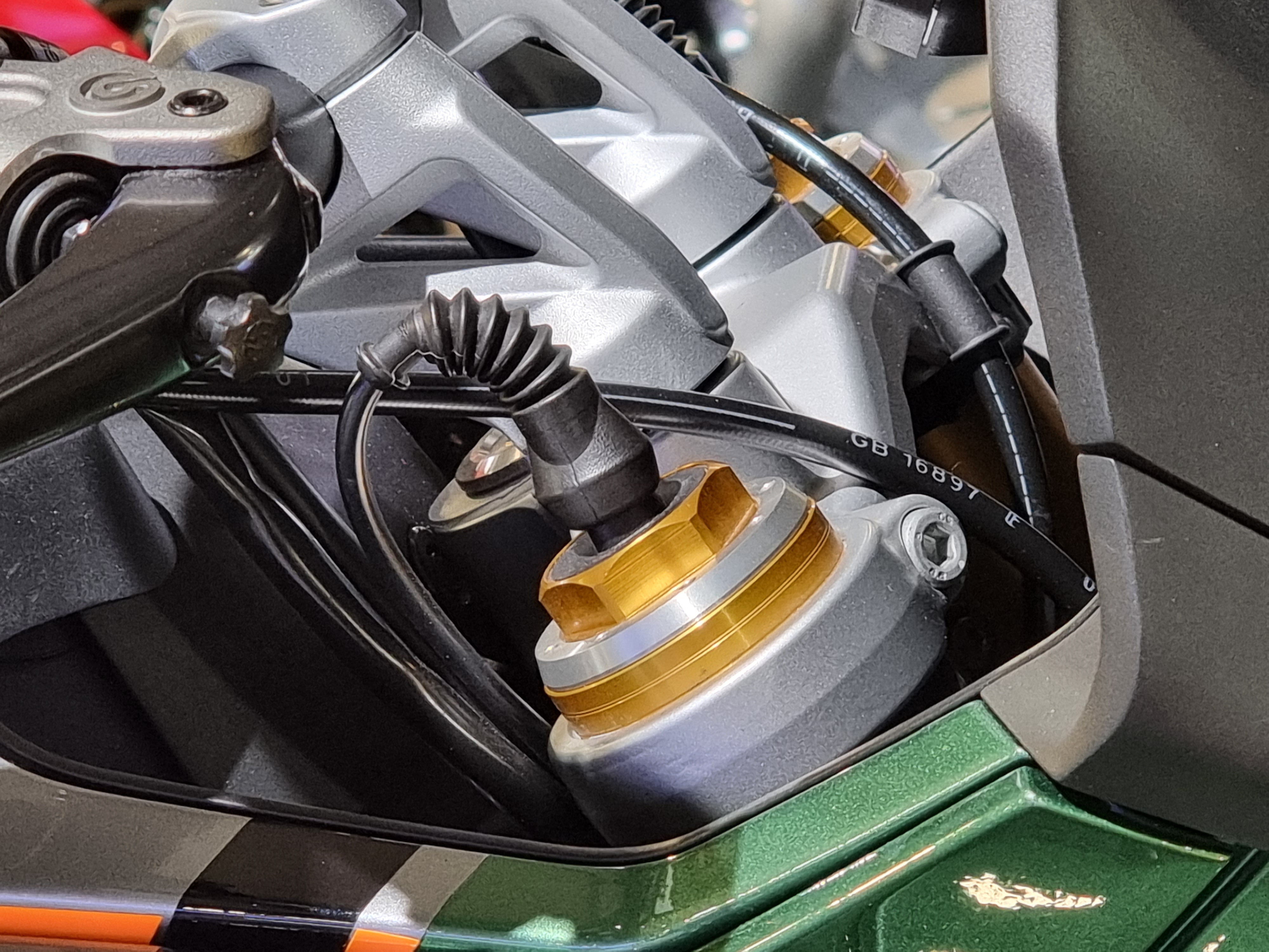 V100-EICMA2021_22.jpg
