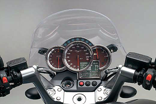 Breva1100_03_04.jpg