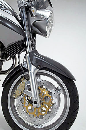 Breva1100_03_19.jpg