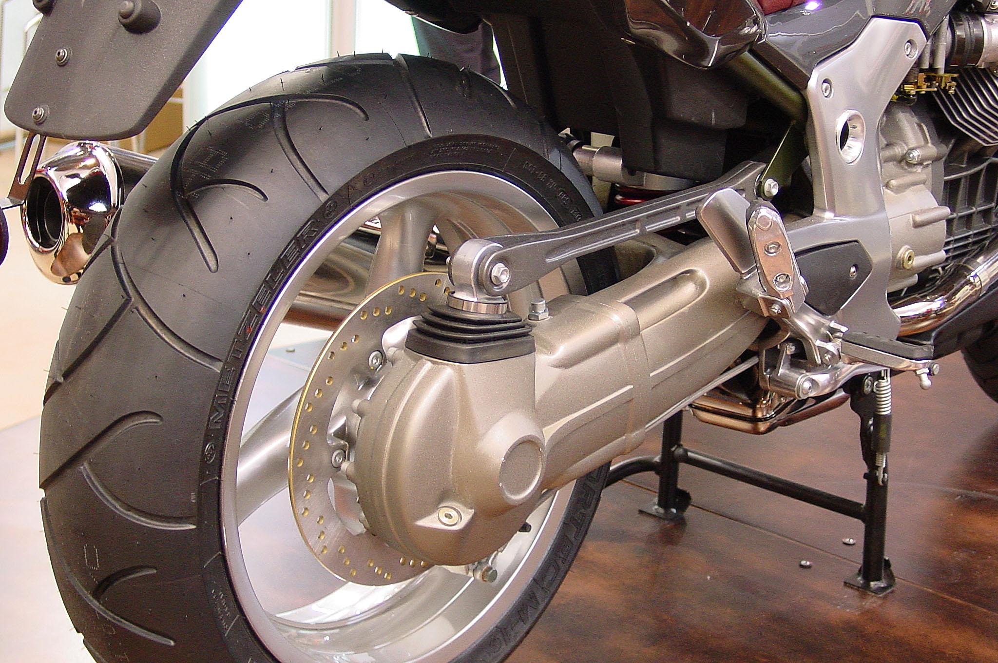 Breva1100_03_32.jpg