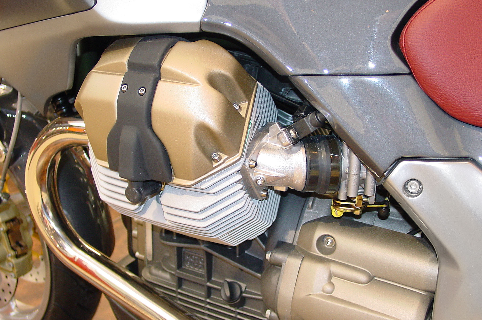 Breva1100_03_35.jpg