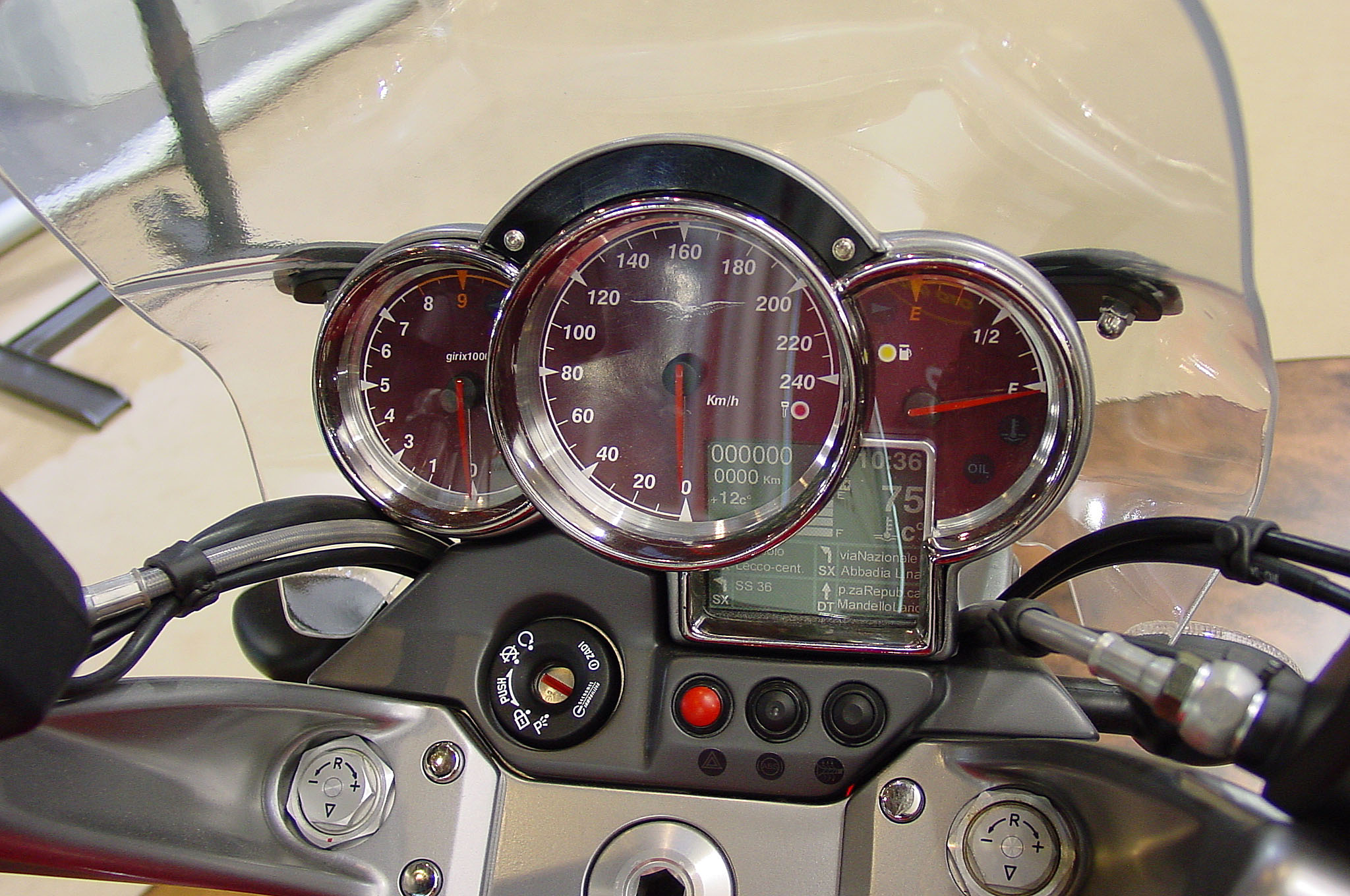 Breva1100_03_41.jpg