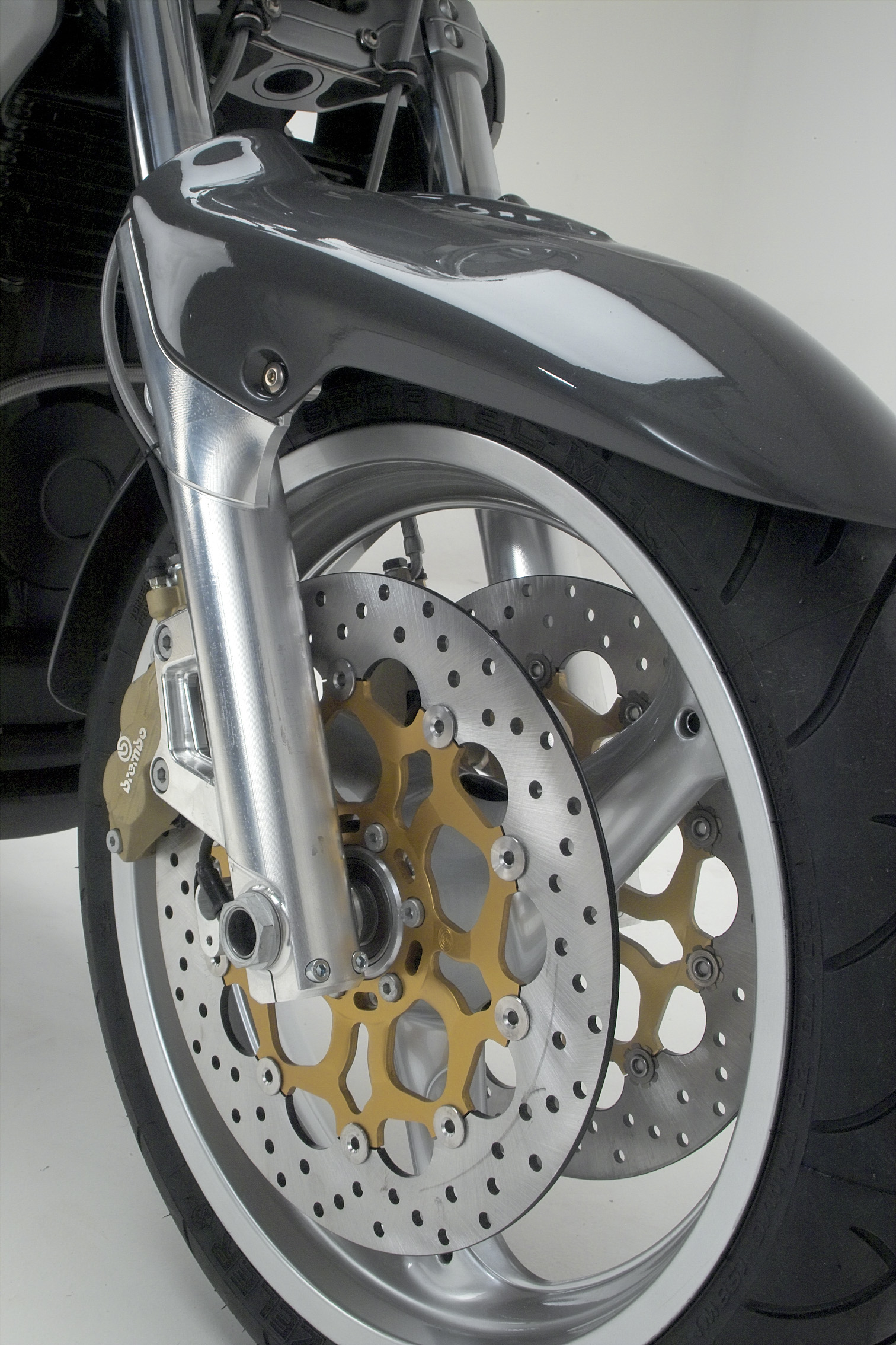 2004breva1100_23.jpg