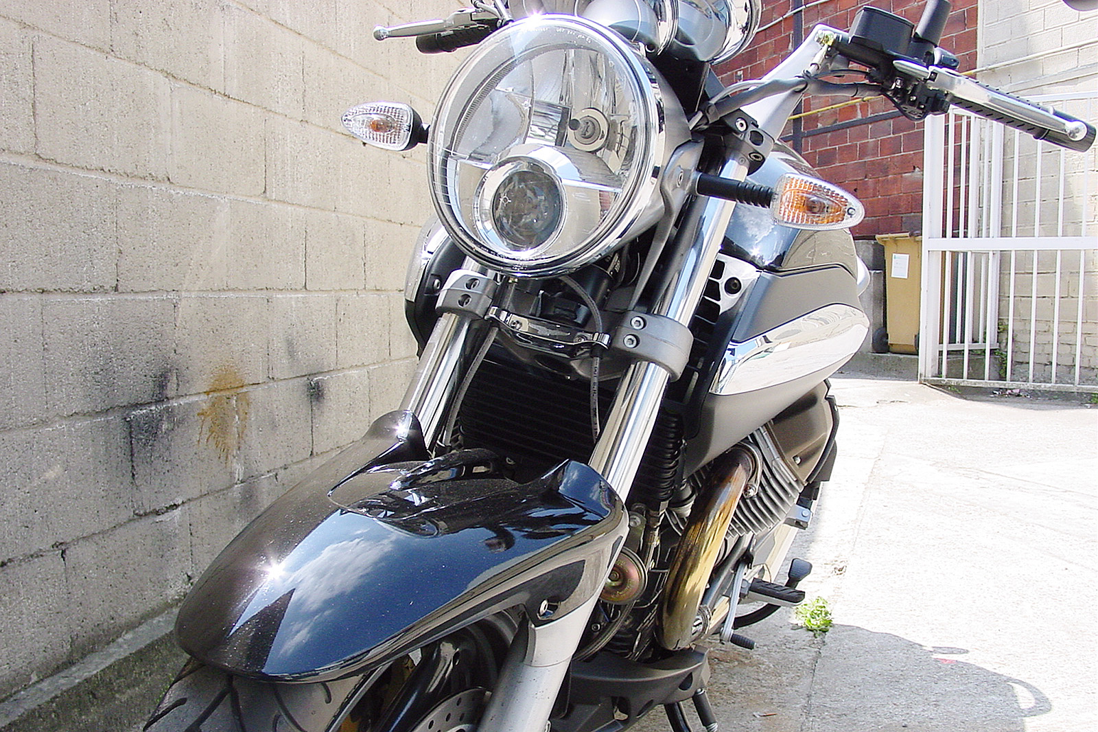 Breva1100_05_006.jpg