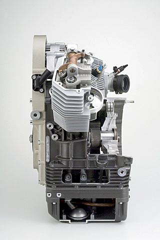 Breva1100Moteur_03.jpg