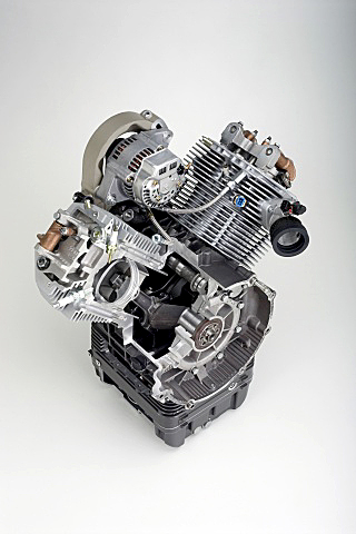 Breva1100Moteur_08.jpg