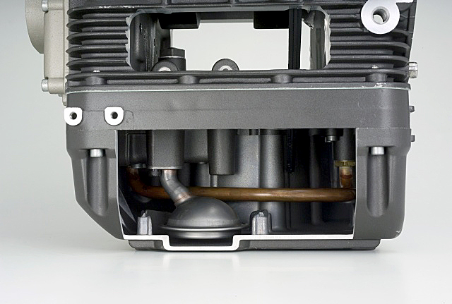Breva1100Moteur_09.jpg