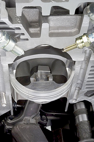 Breva1100Moteur_12.jpg
