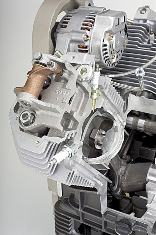 Breva1100Moteur_17.jpg