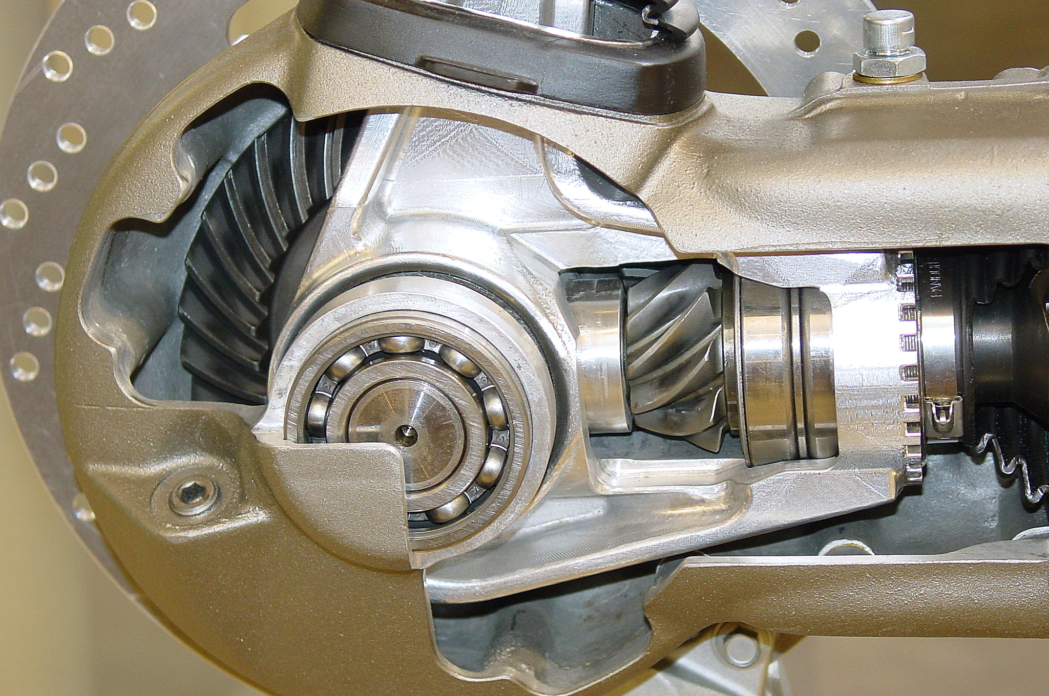 Breva1100_03Bras04.jpg