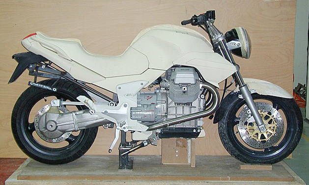 Breva1100Proto2002_01.jpg
