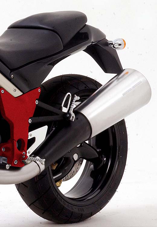 Tecnocustom2002_05.jpg