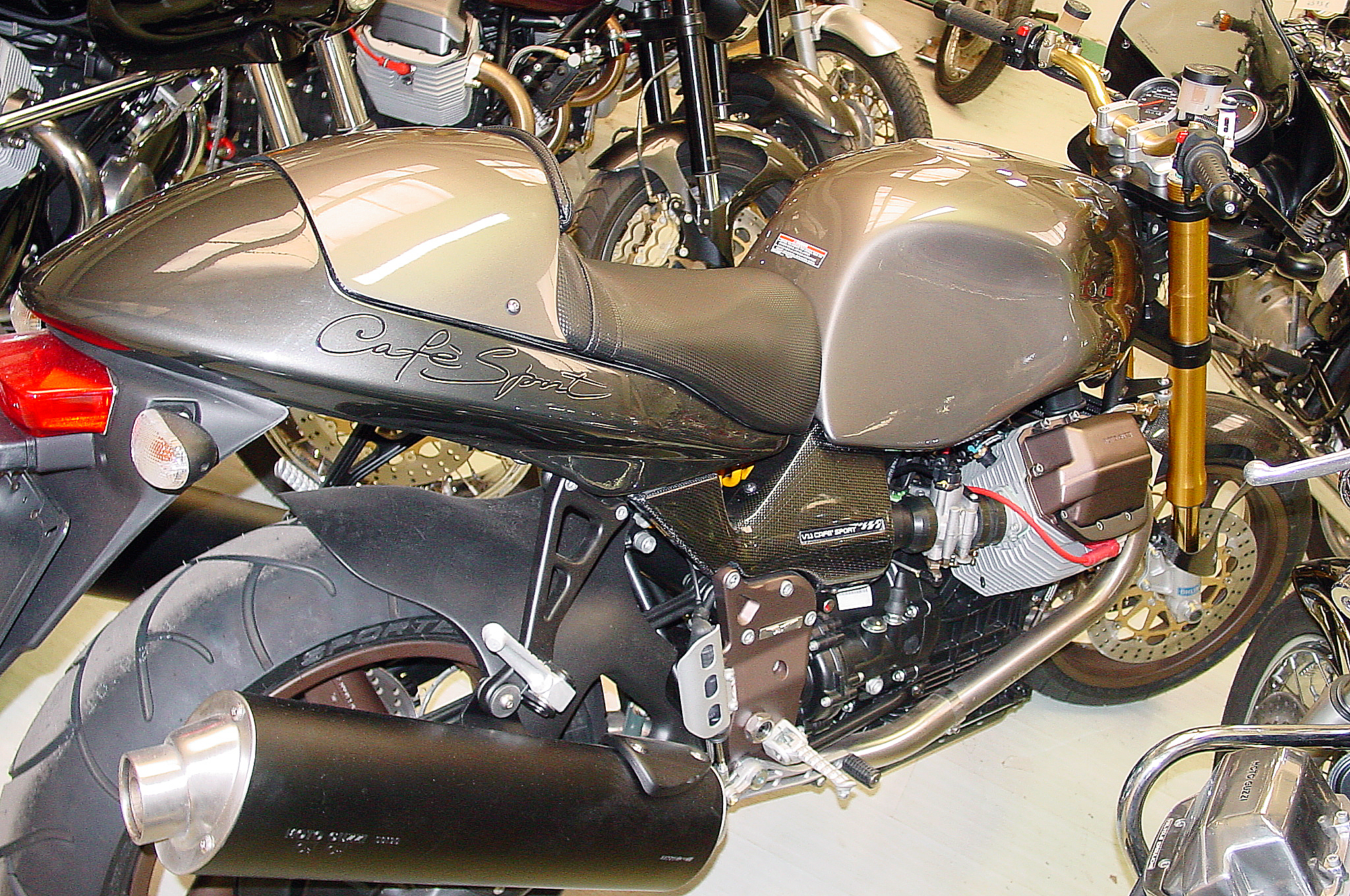 V11CafeSport03_06.jpg