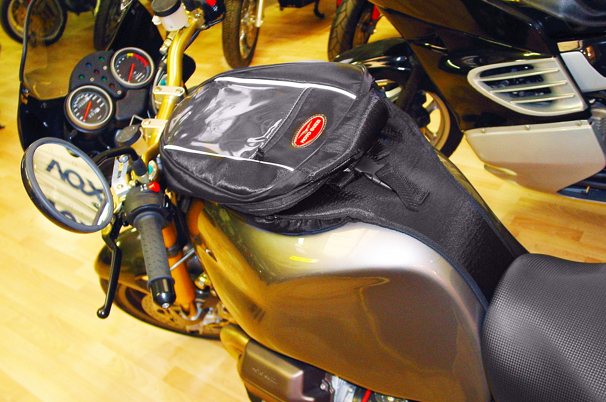 V11CafeSport03_13.jpg