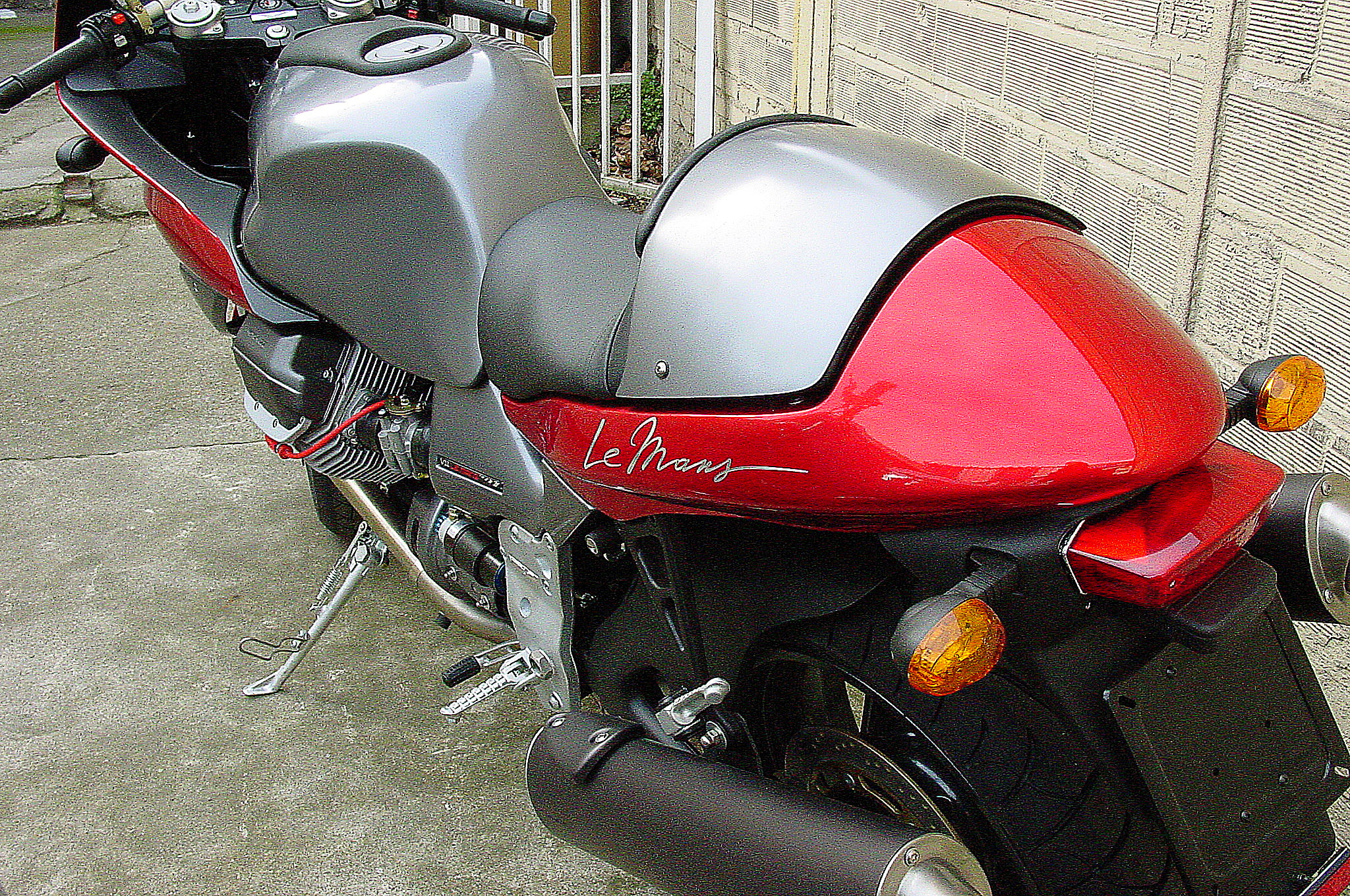V11LM01_05.jpg