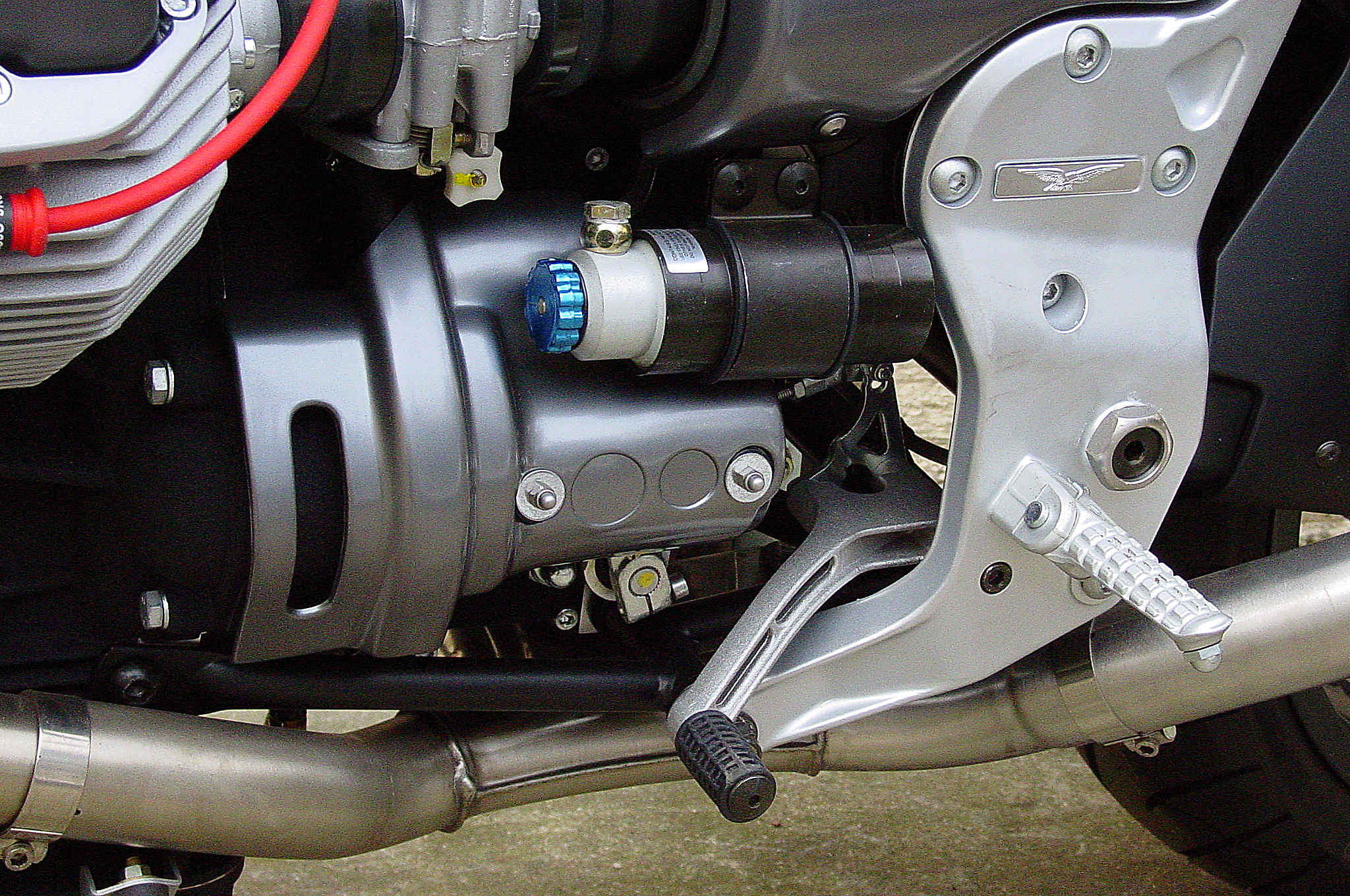 V11LM02_01.jpg