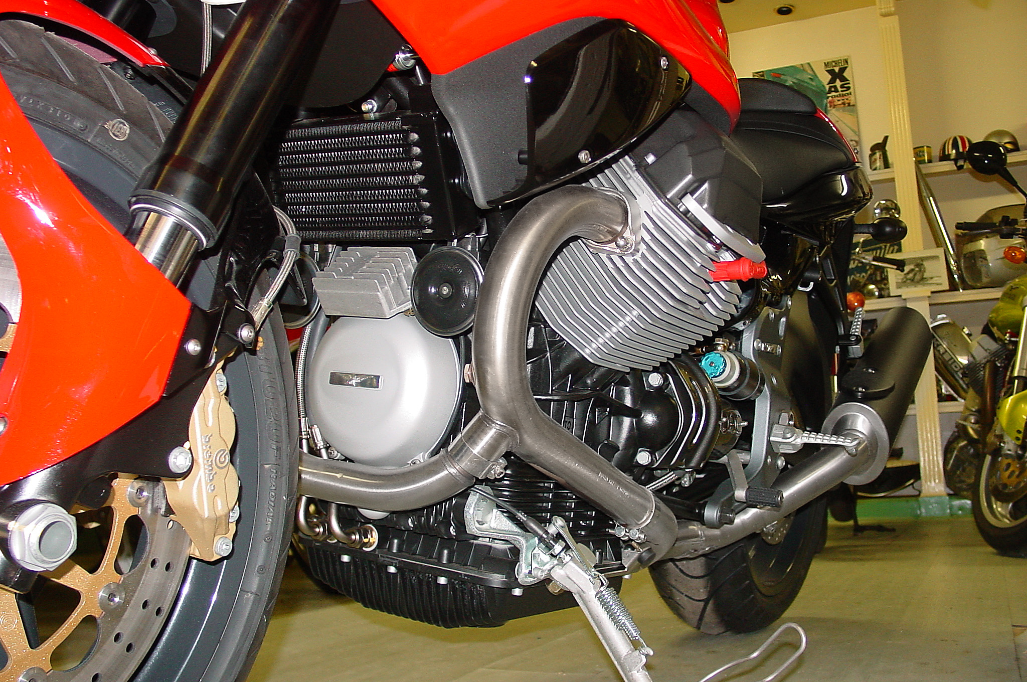 V11LM03_03.jpg