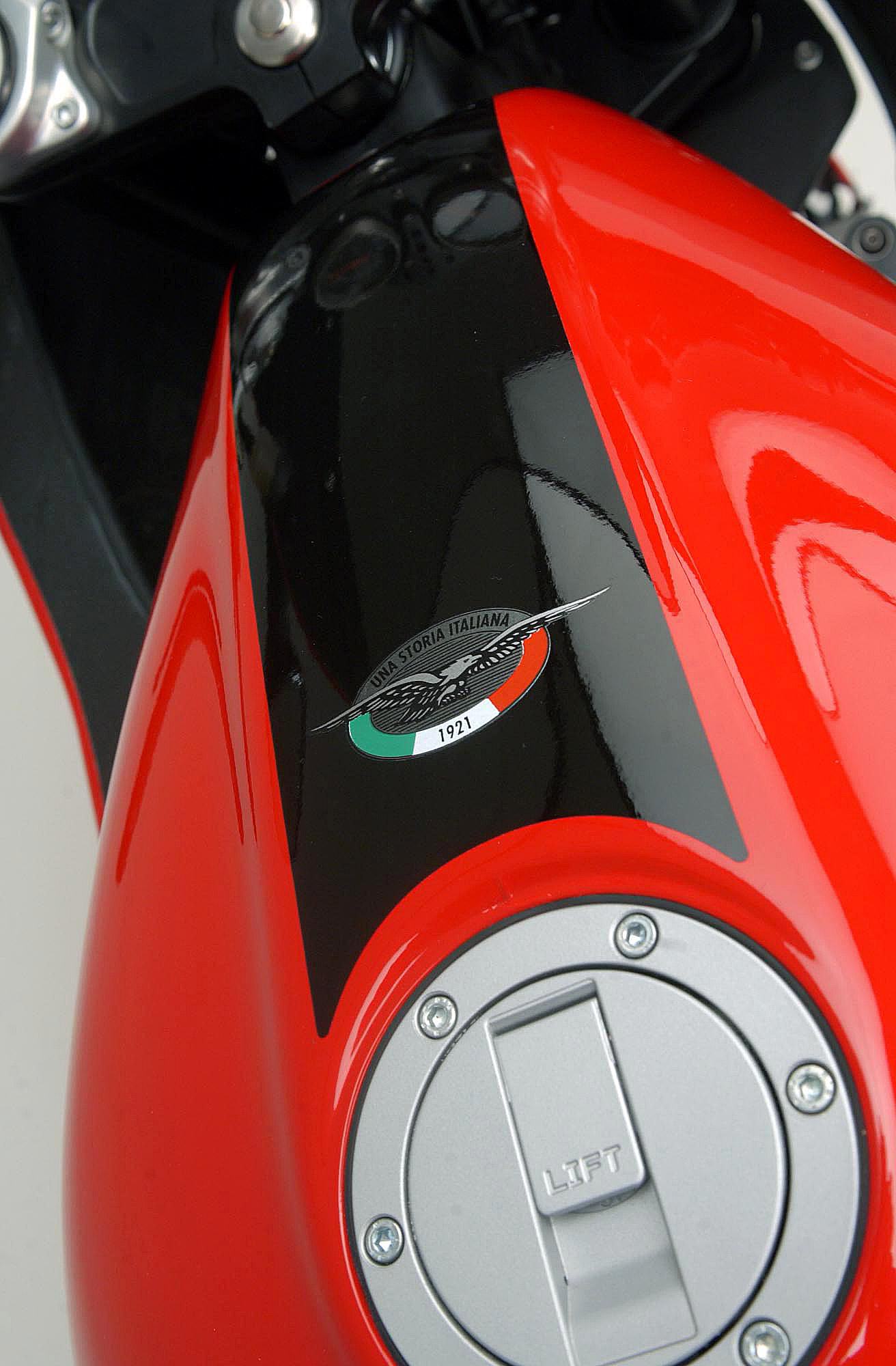V11LM03_11.jpg