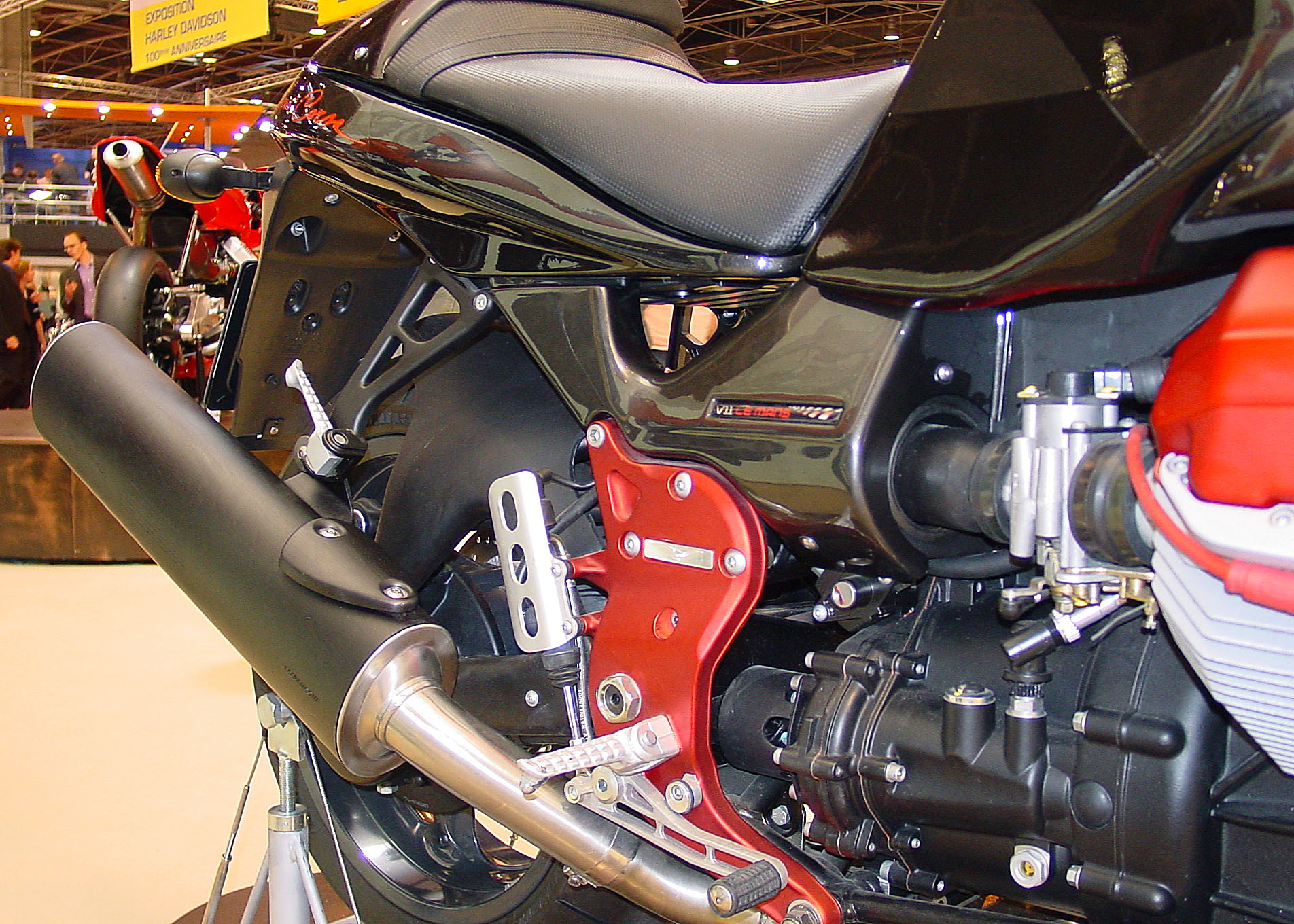 V11LMNeroCorsa03_05.jpg