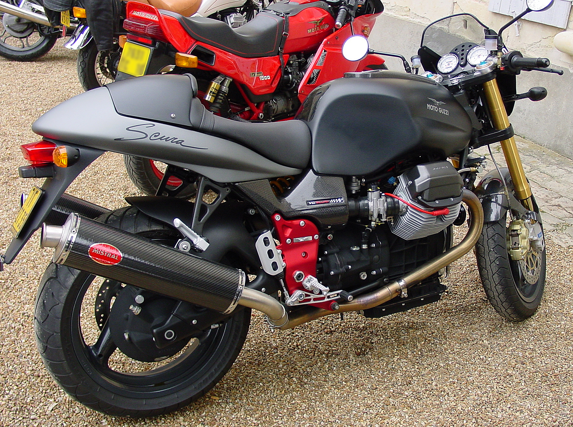 V11Scura02.jpg