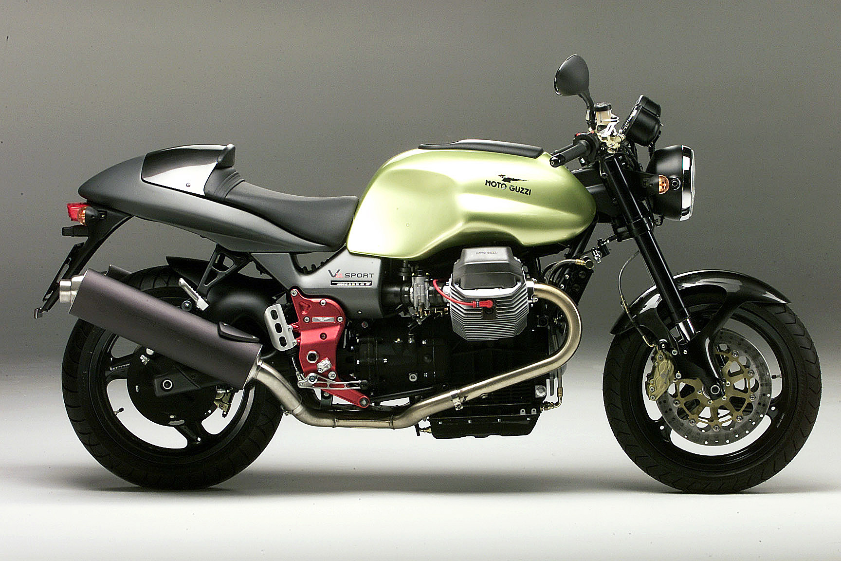 V11SportNaked01_10.jpg