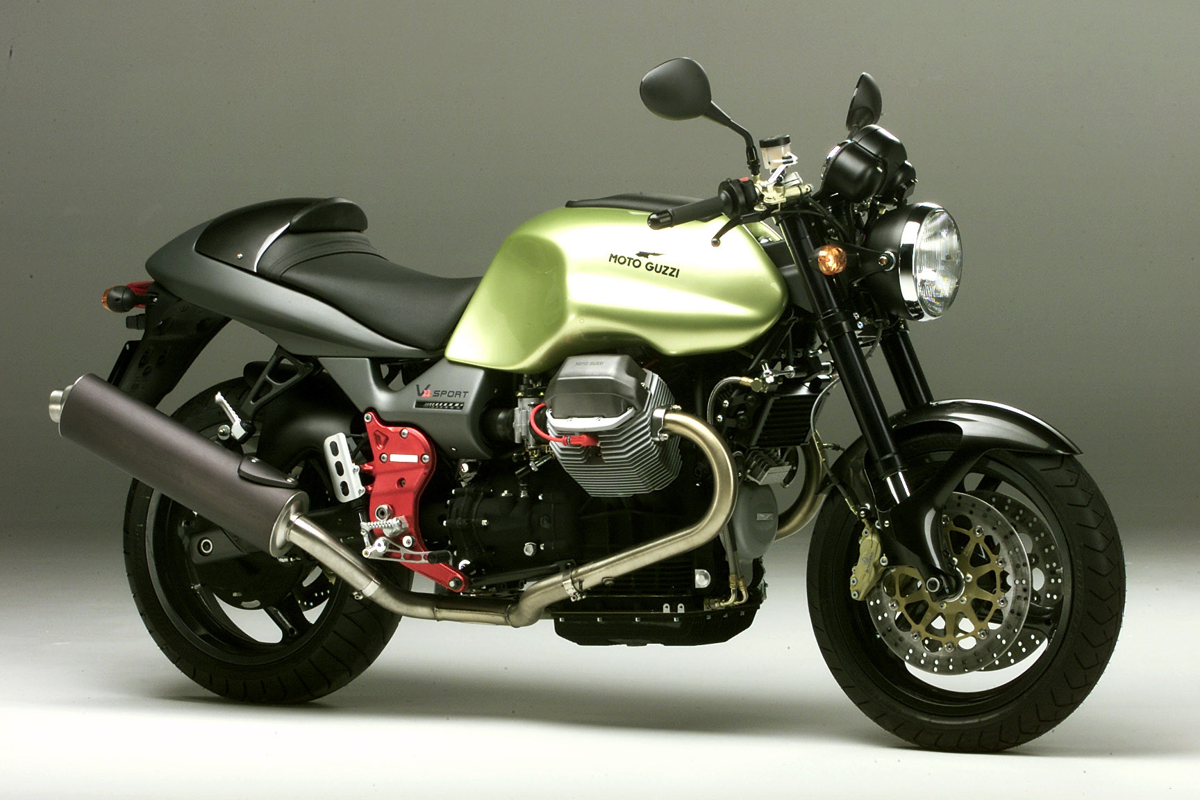 2003V11Naked_11.jpg
