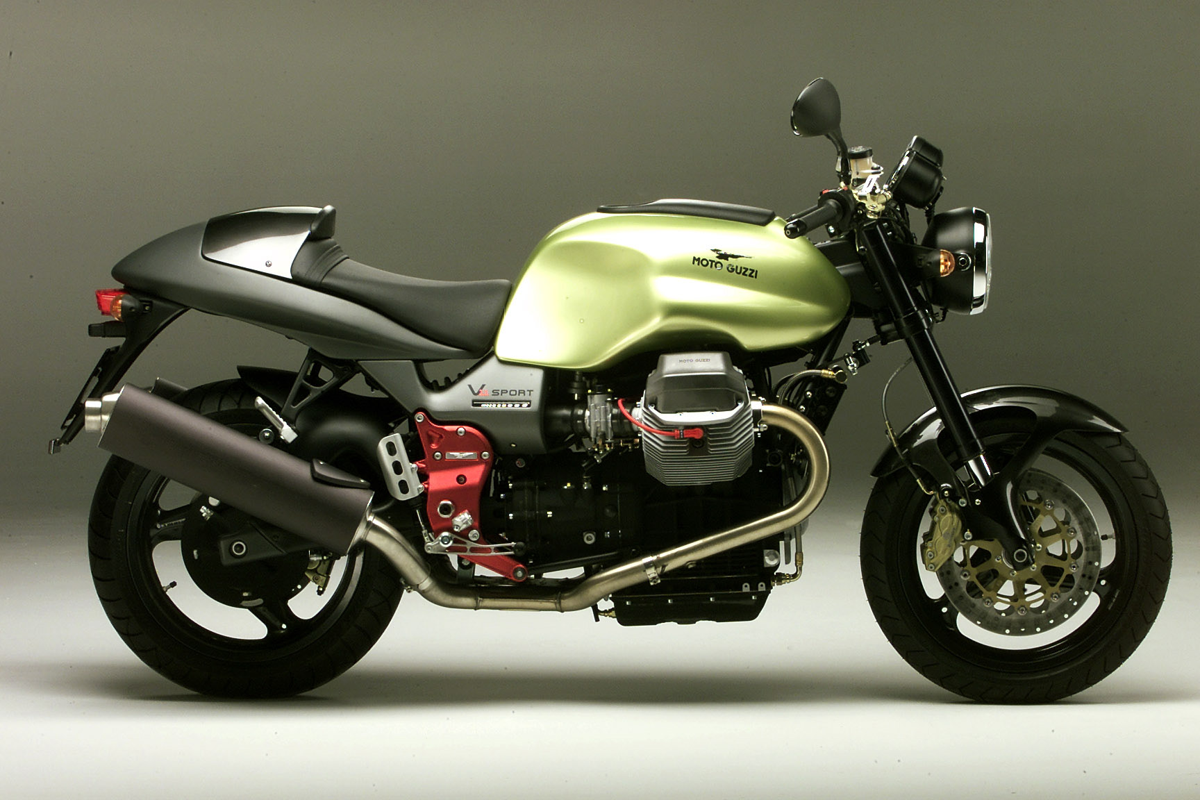 2003V11Naked_12.jpg