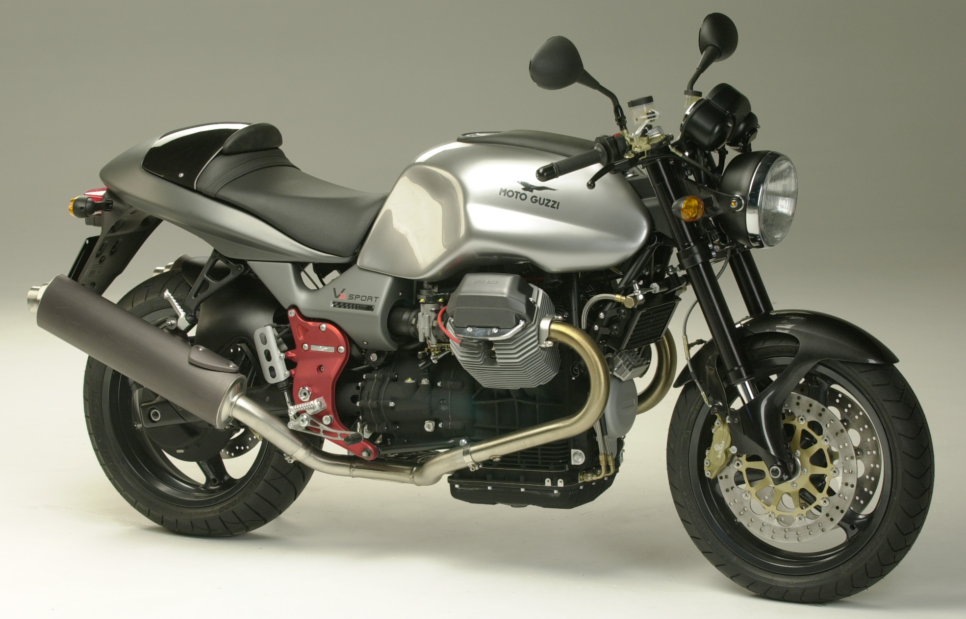 2003V11Naked_13.jpg