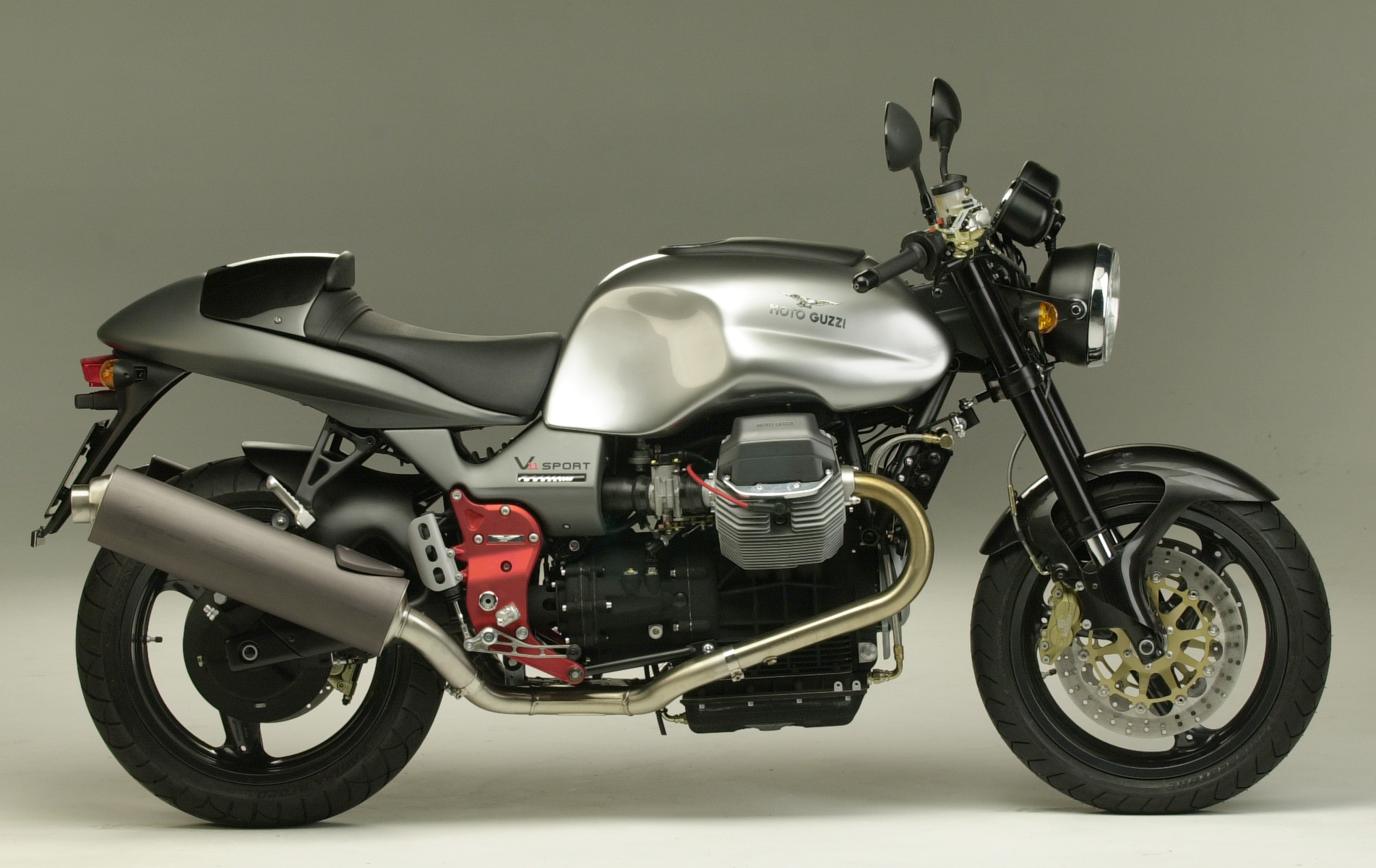 2003V11Naked_14.jpg