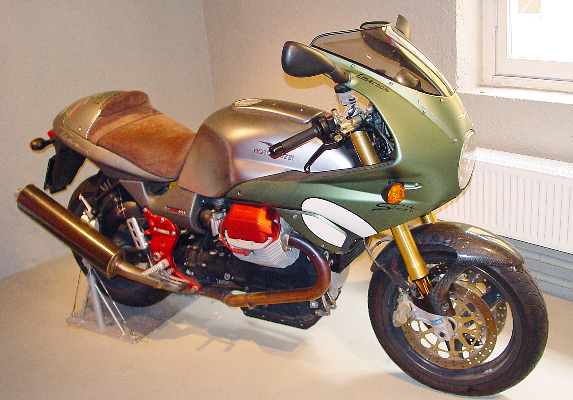 V11LMTenni01_05.jpg