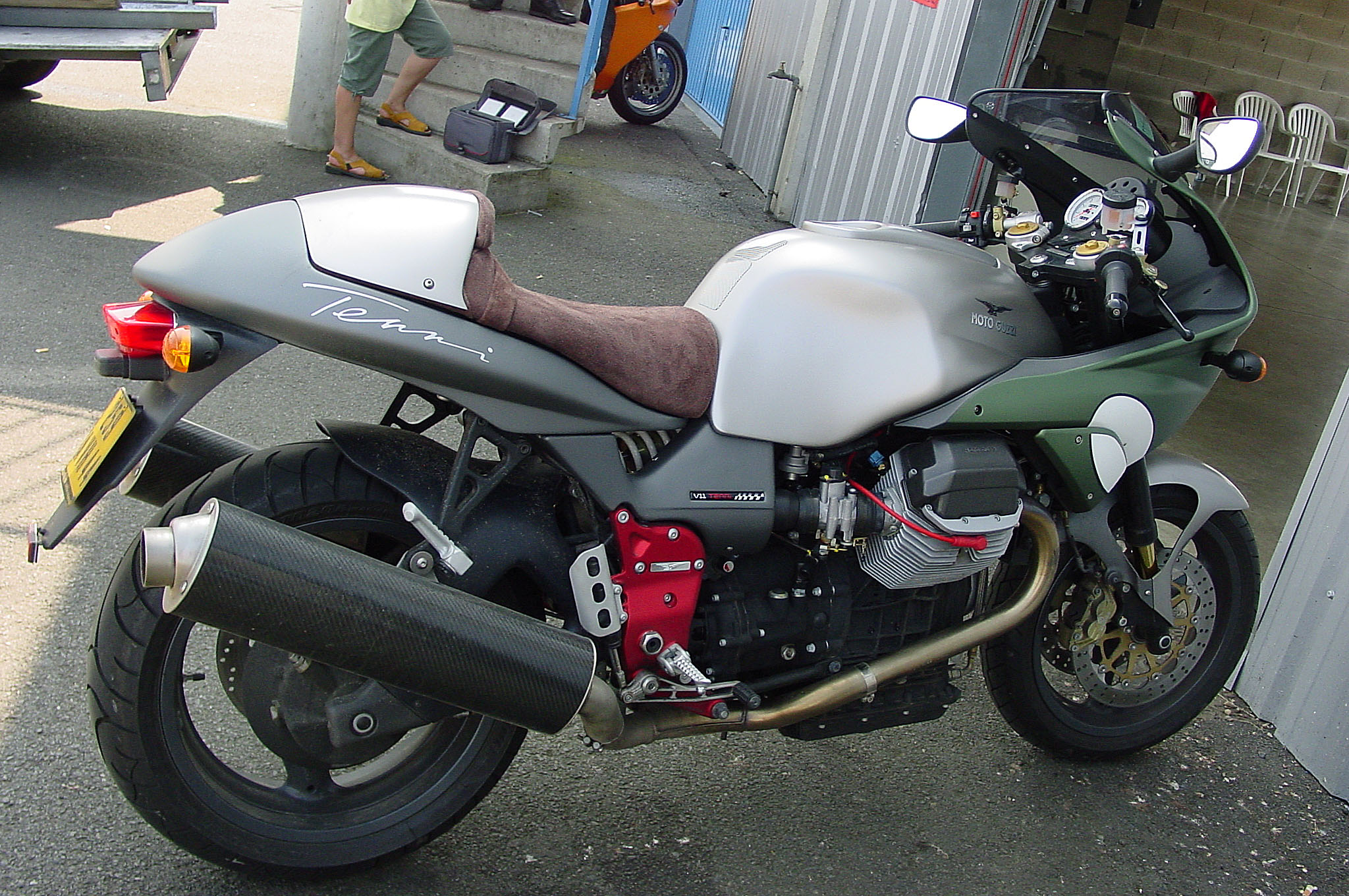 V11LMTenni01_10.jpg