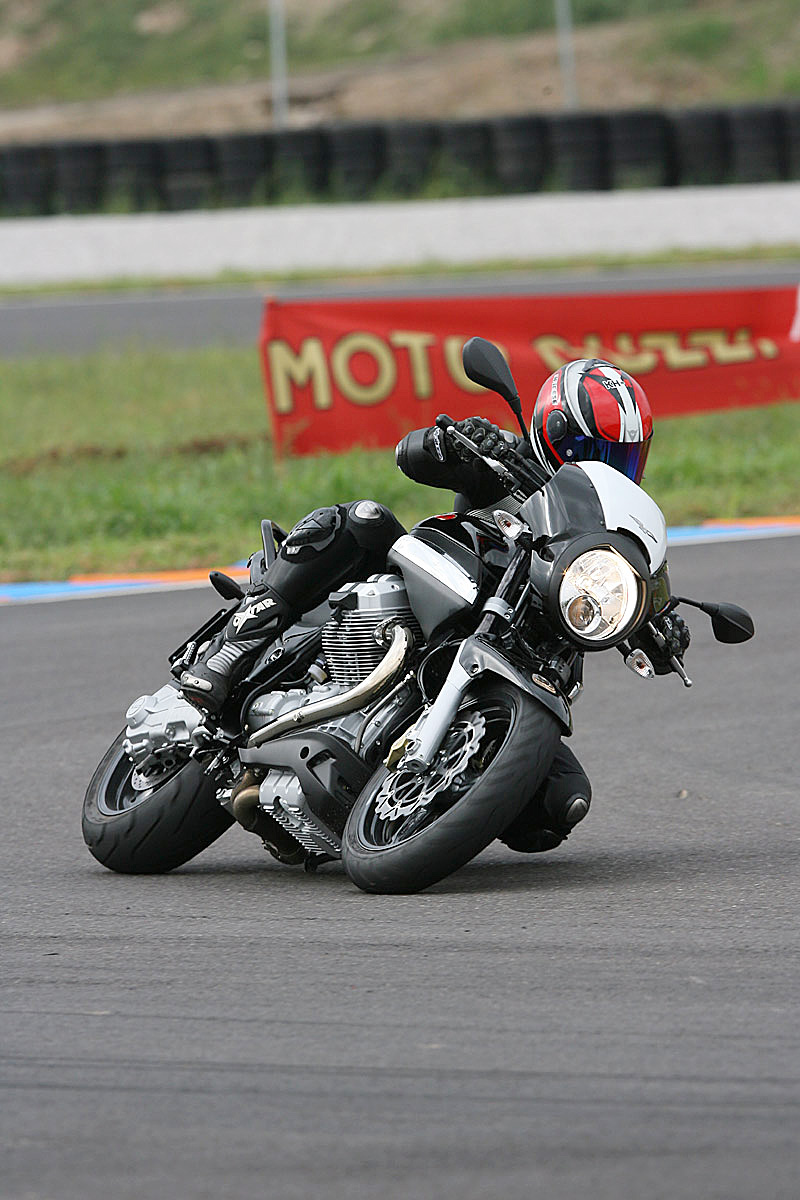 1200Sport_06_Circ_02.jpg