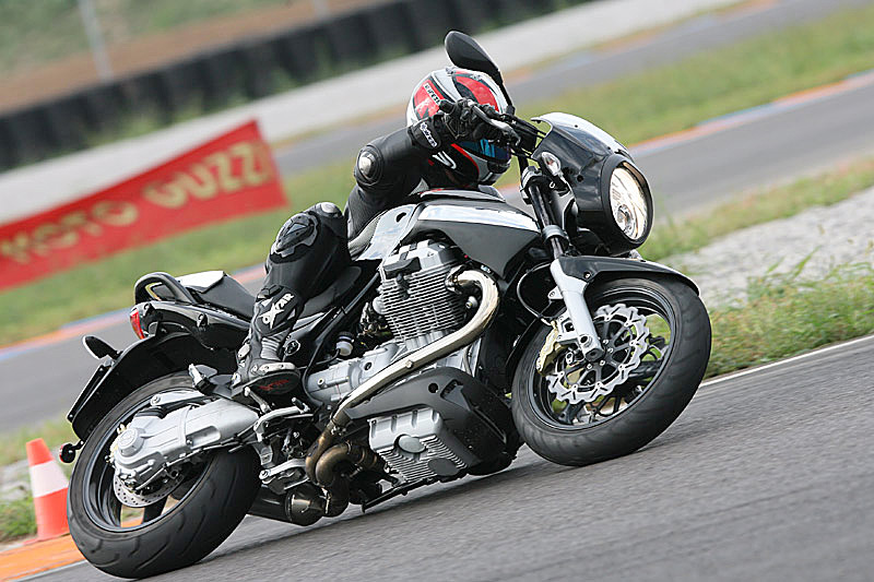 1200Sport_06_Circ_03.jpg