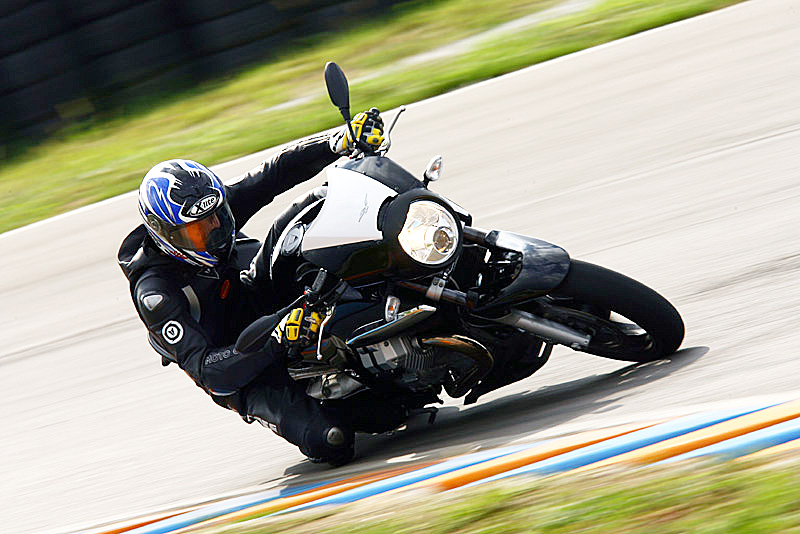 1200Sport_06_Circ_06.jpg