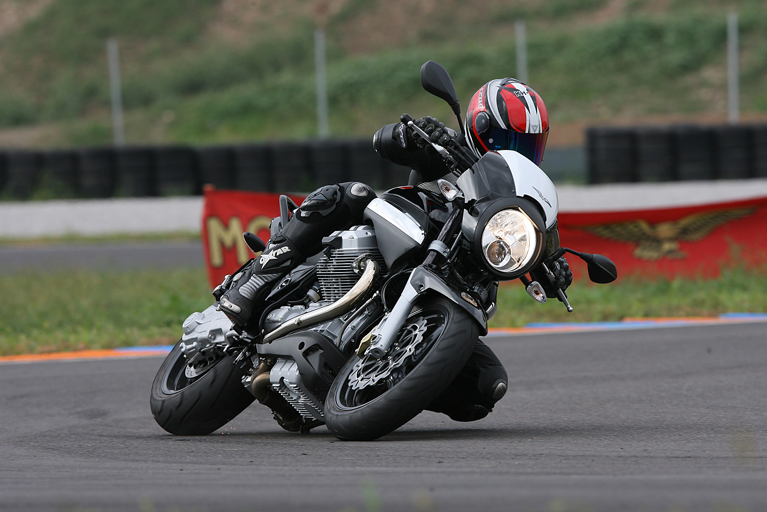1200Sport_200711Circ_01.jpg