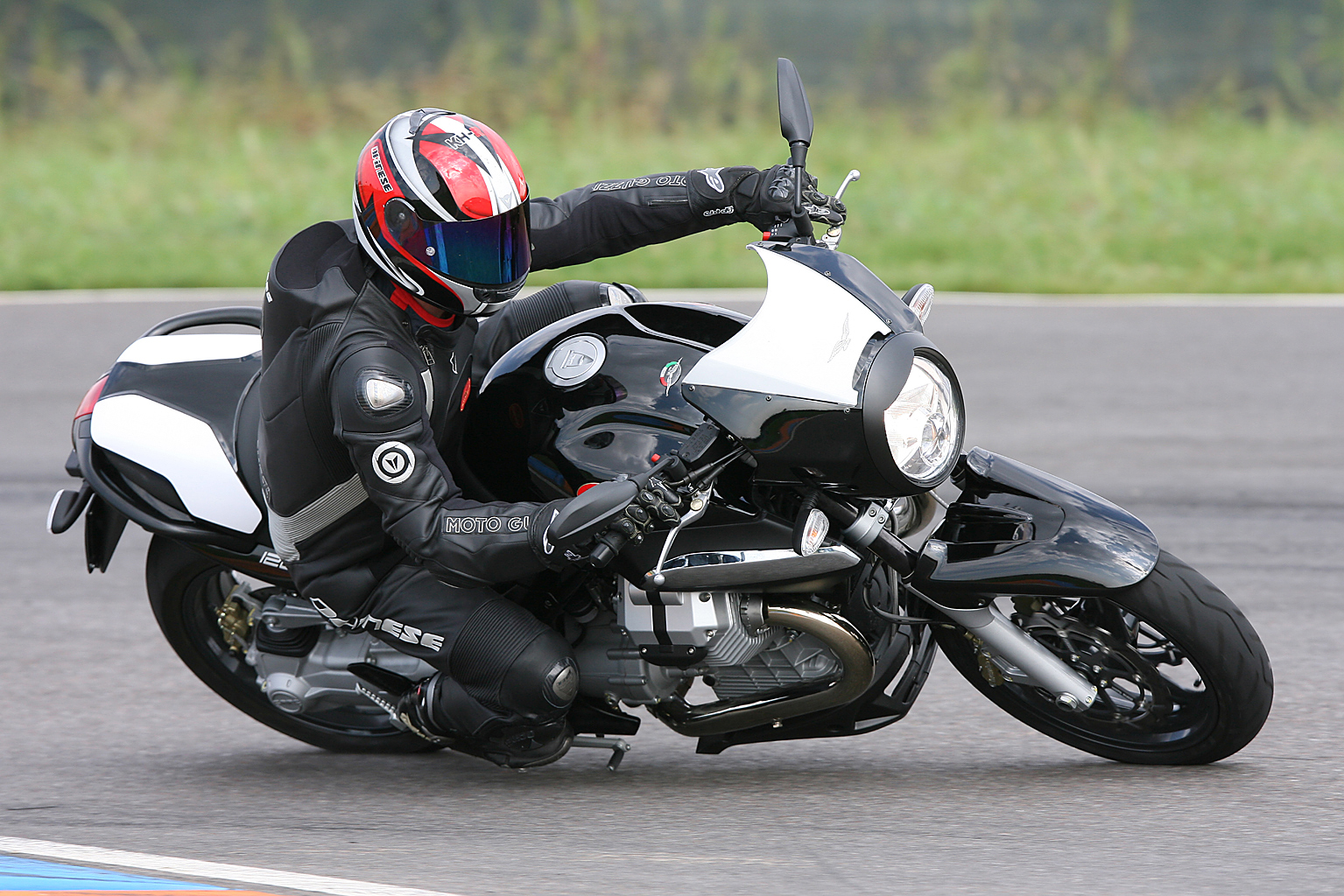1200Sport_200711Circ_02.jpg