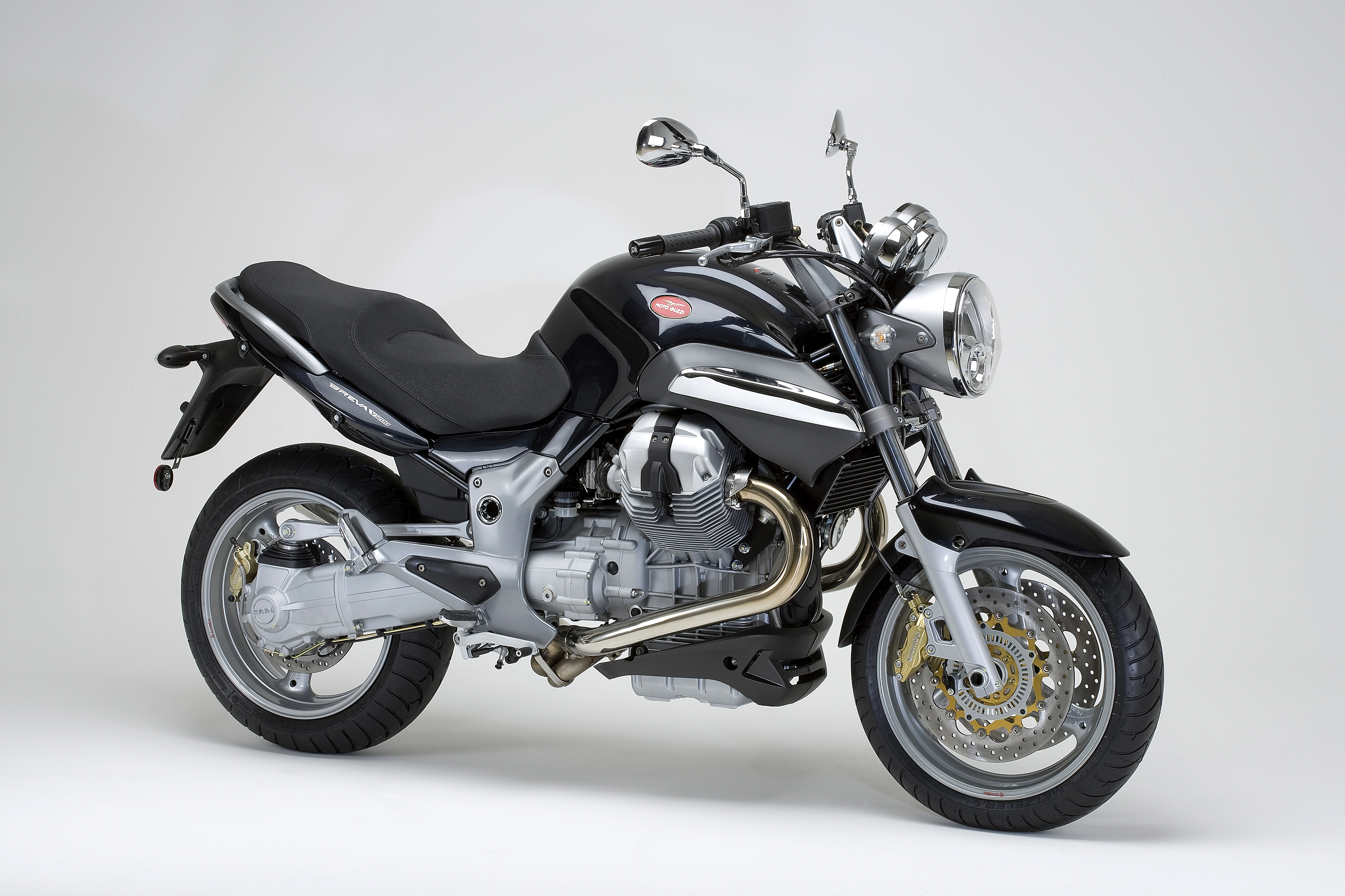 Breva1200ABS_200710_01.jpg