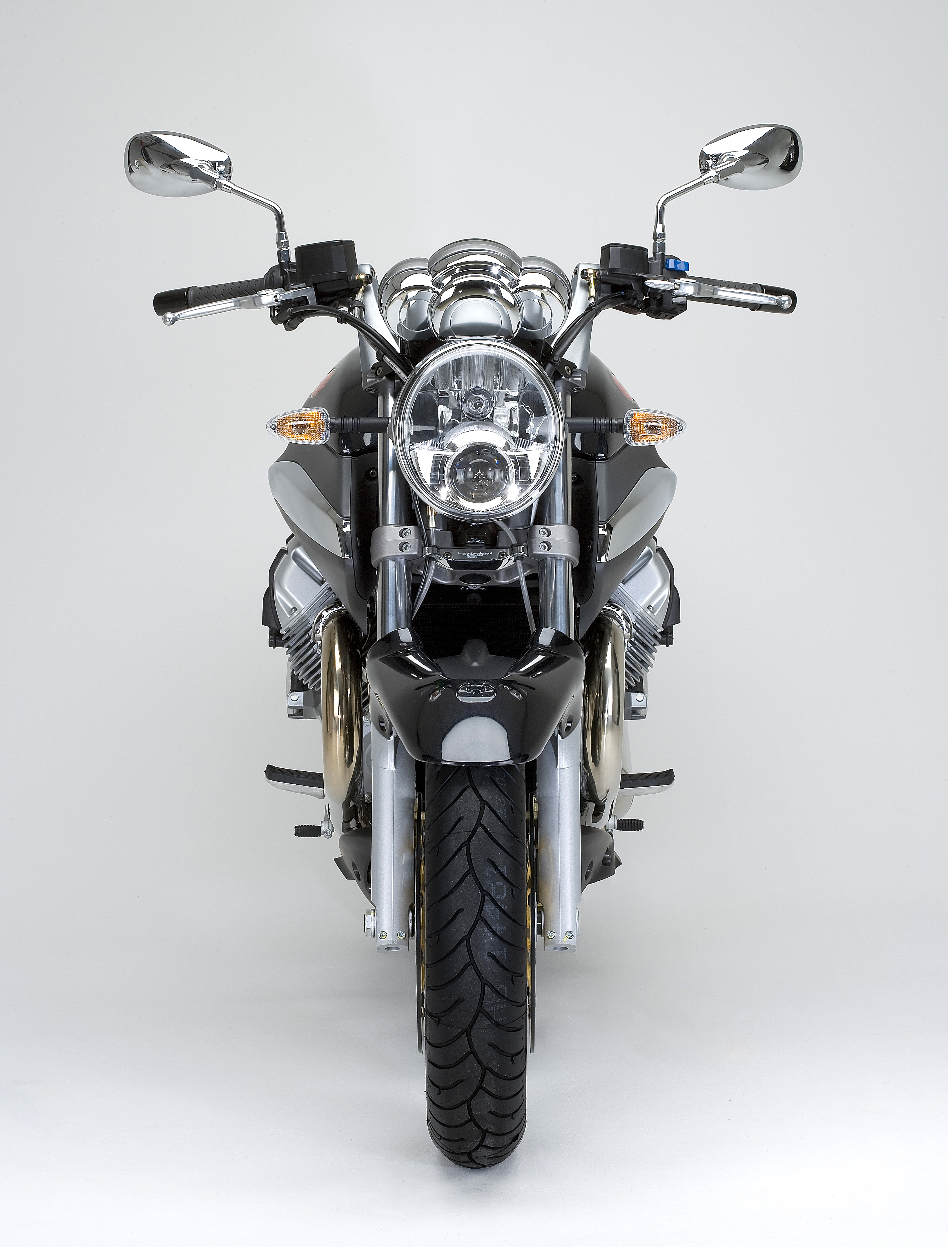 Breva1200ABS_200710_03.jpg