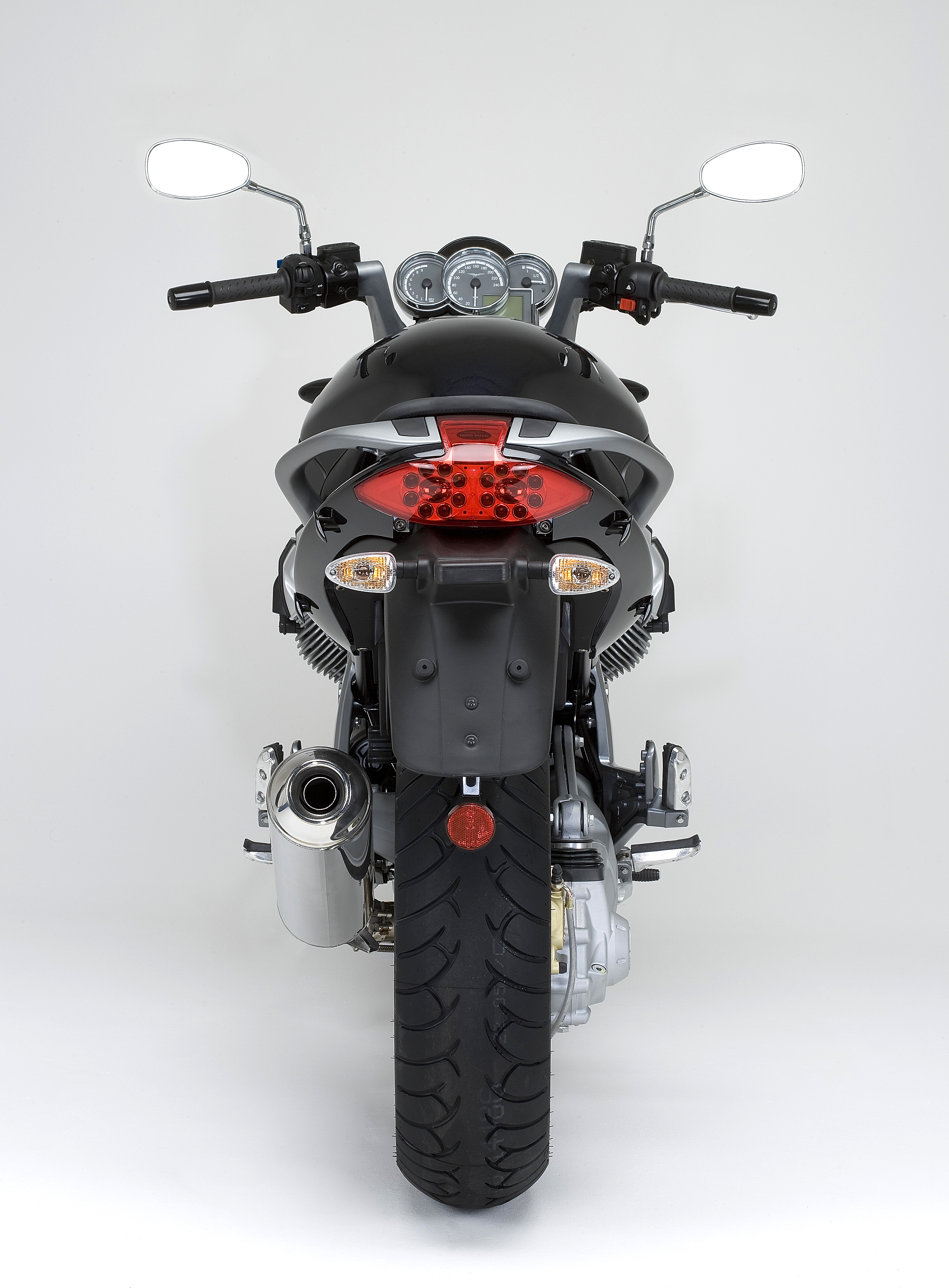 Breva1200ABS_200710_06.jpg