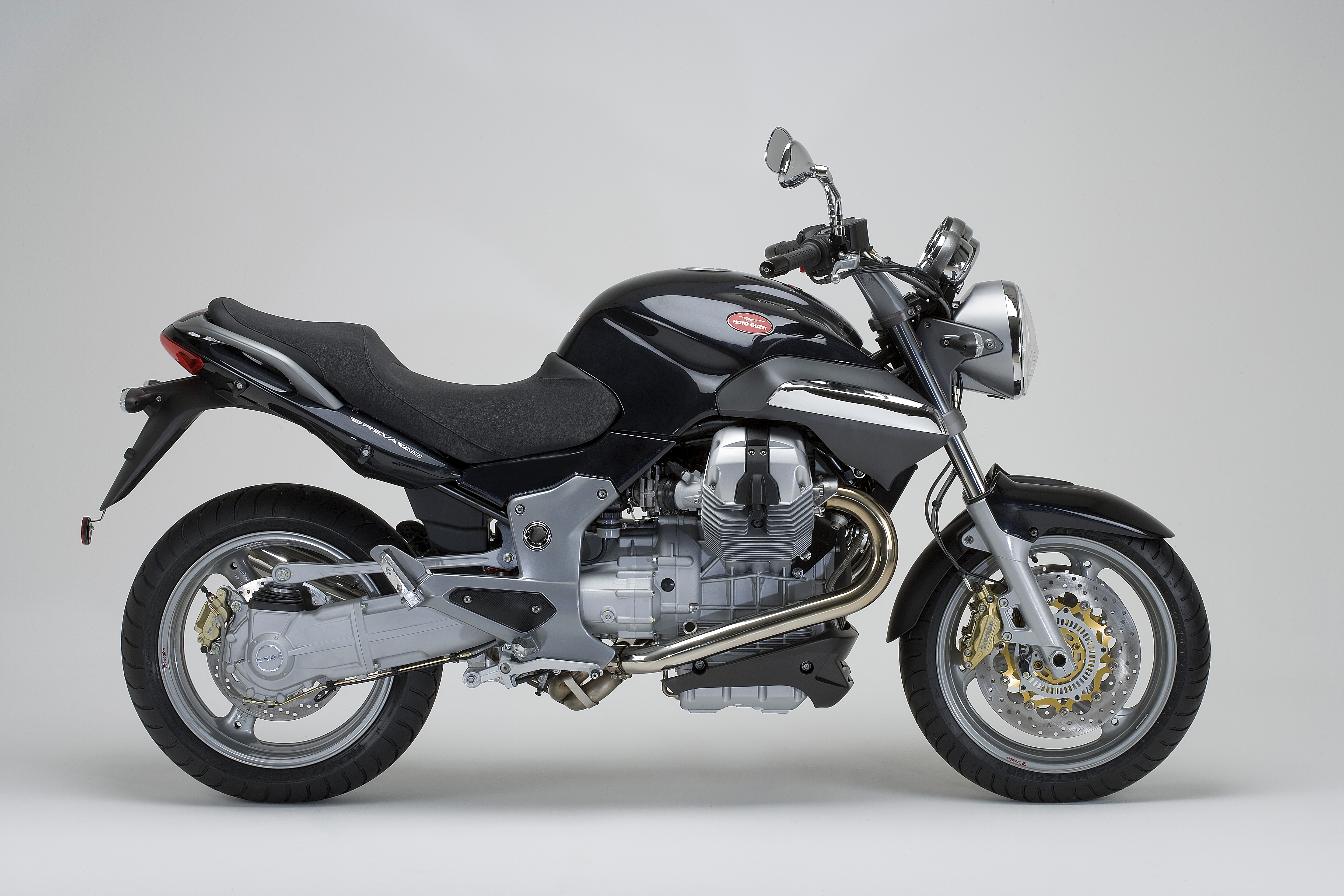 Breva1200ABS_200811_01.jpg