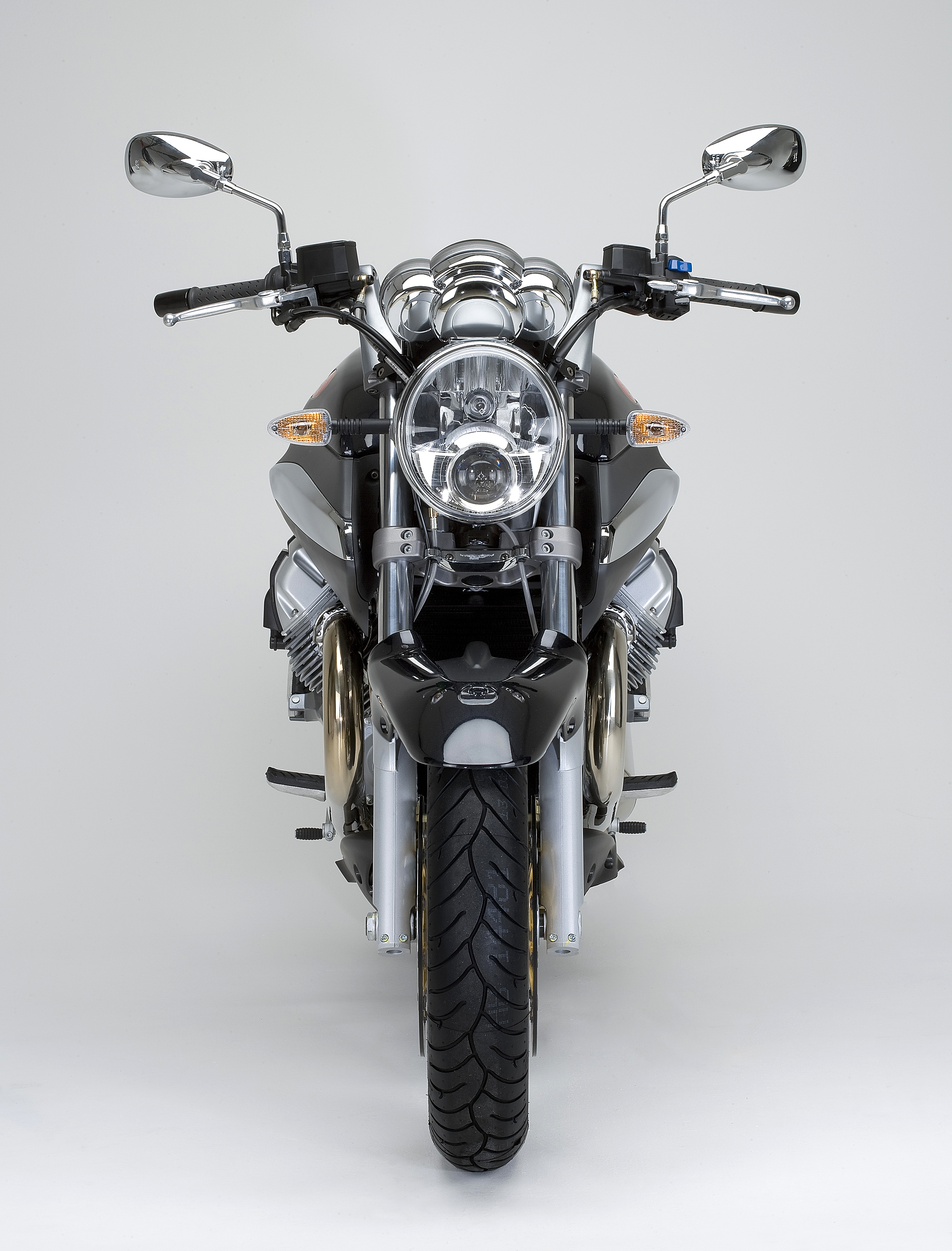 Breva1200ABS_200811_03.jpg