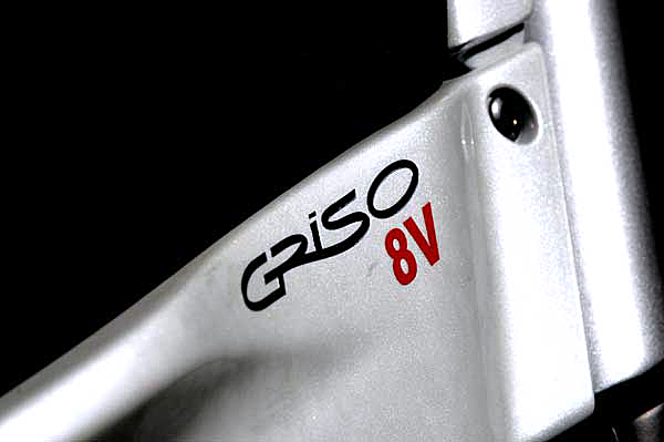 Griso1200_8V_fin07_04.jpg