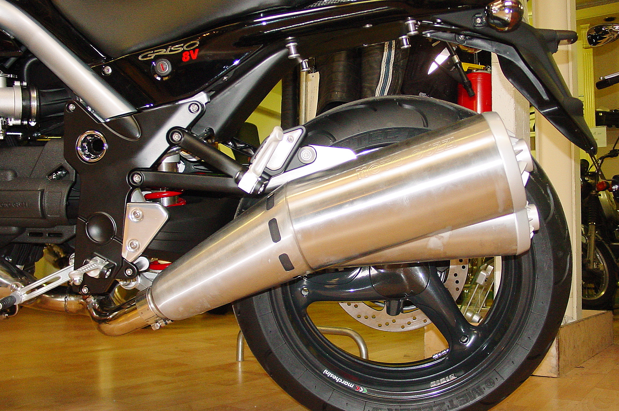 Griso1200_8V_08_06.jpg