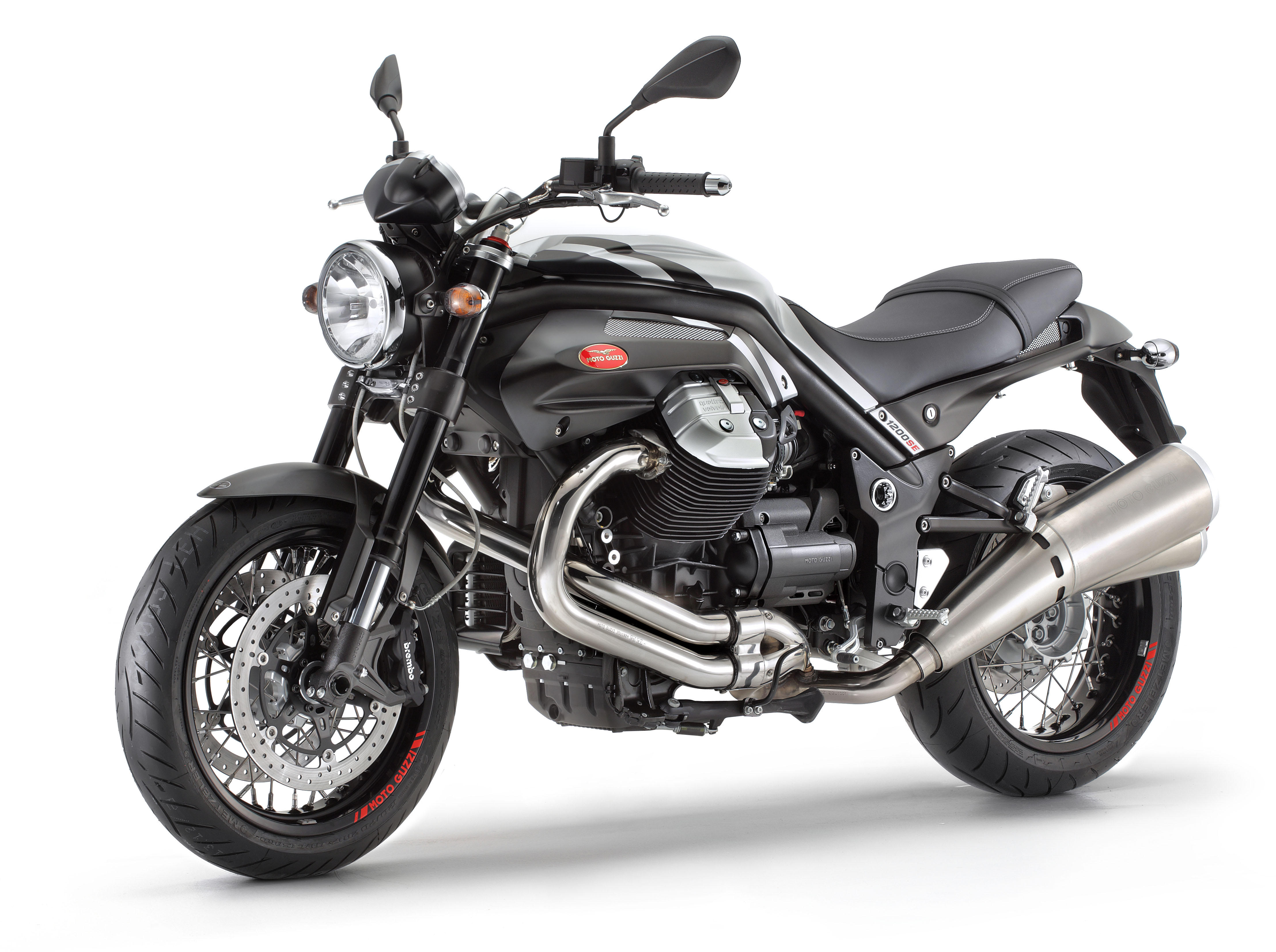 Griso1200_8V_SE_2015_Intermot20140930_01.jpg