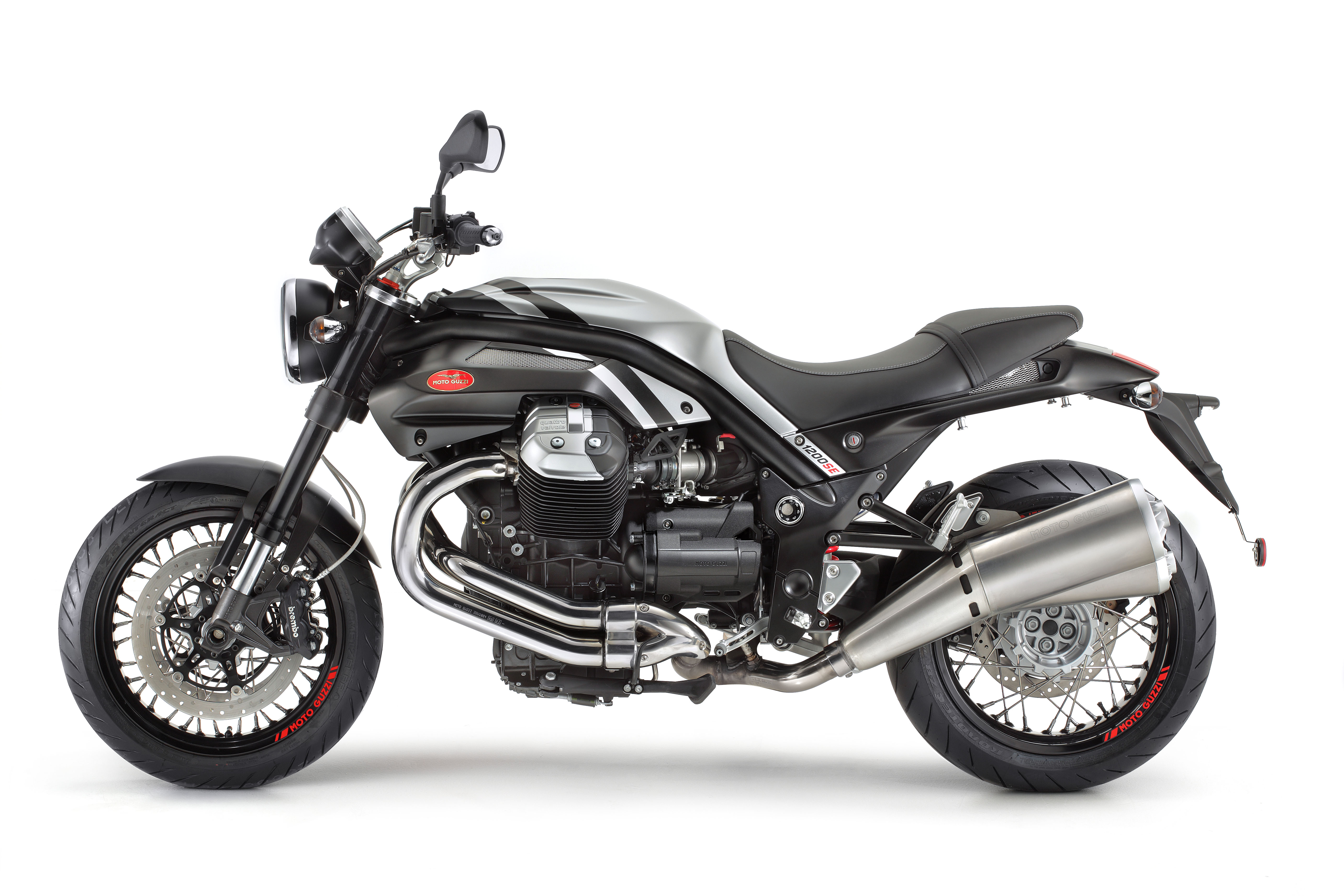 Griso1200_8V_SE_2015_Intermot20140930_08.jpg