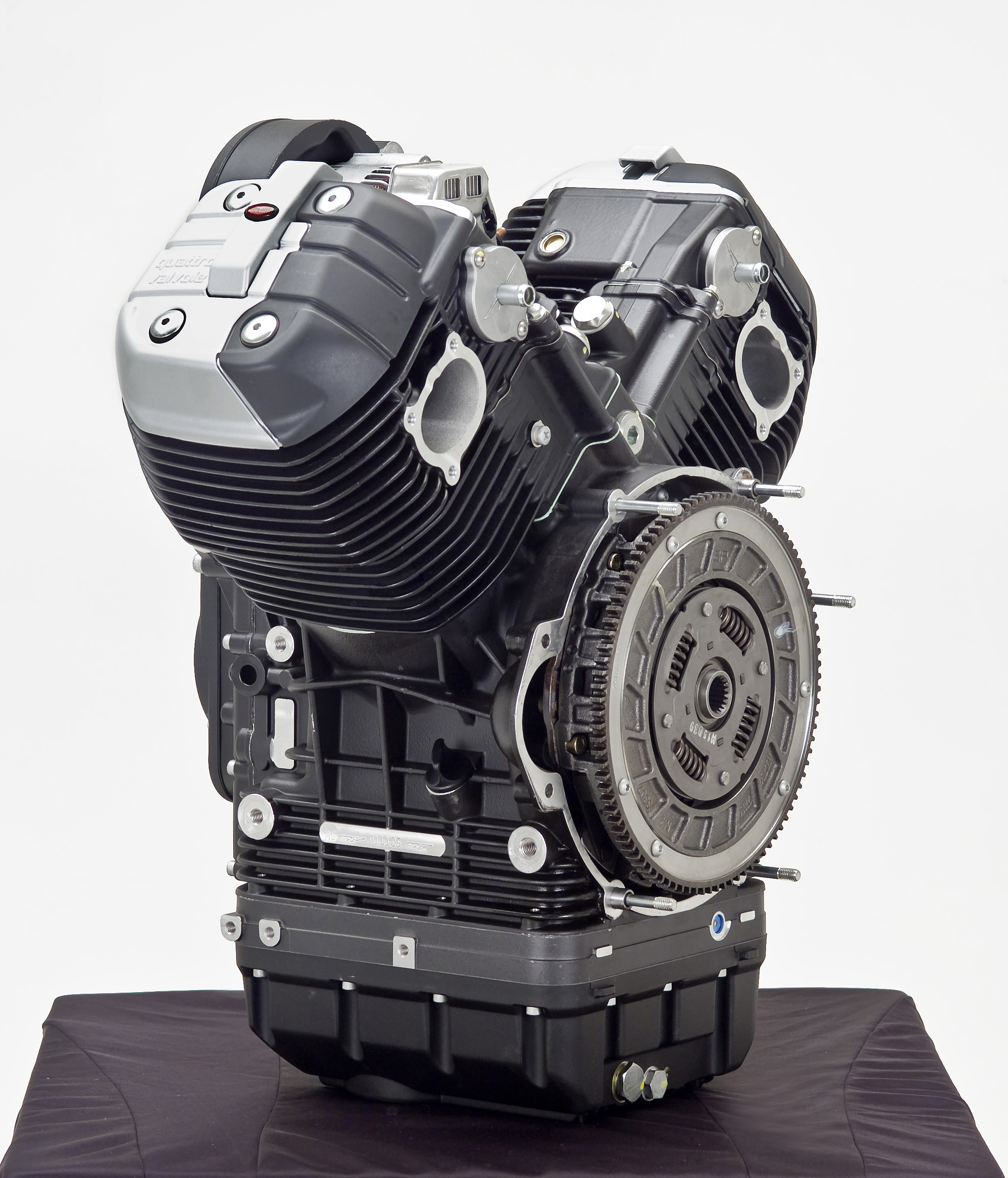 Moteur1200_8V_200711_01.jpg